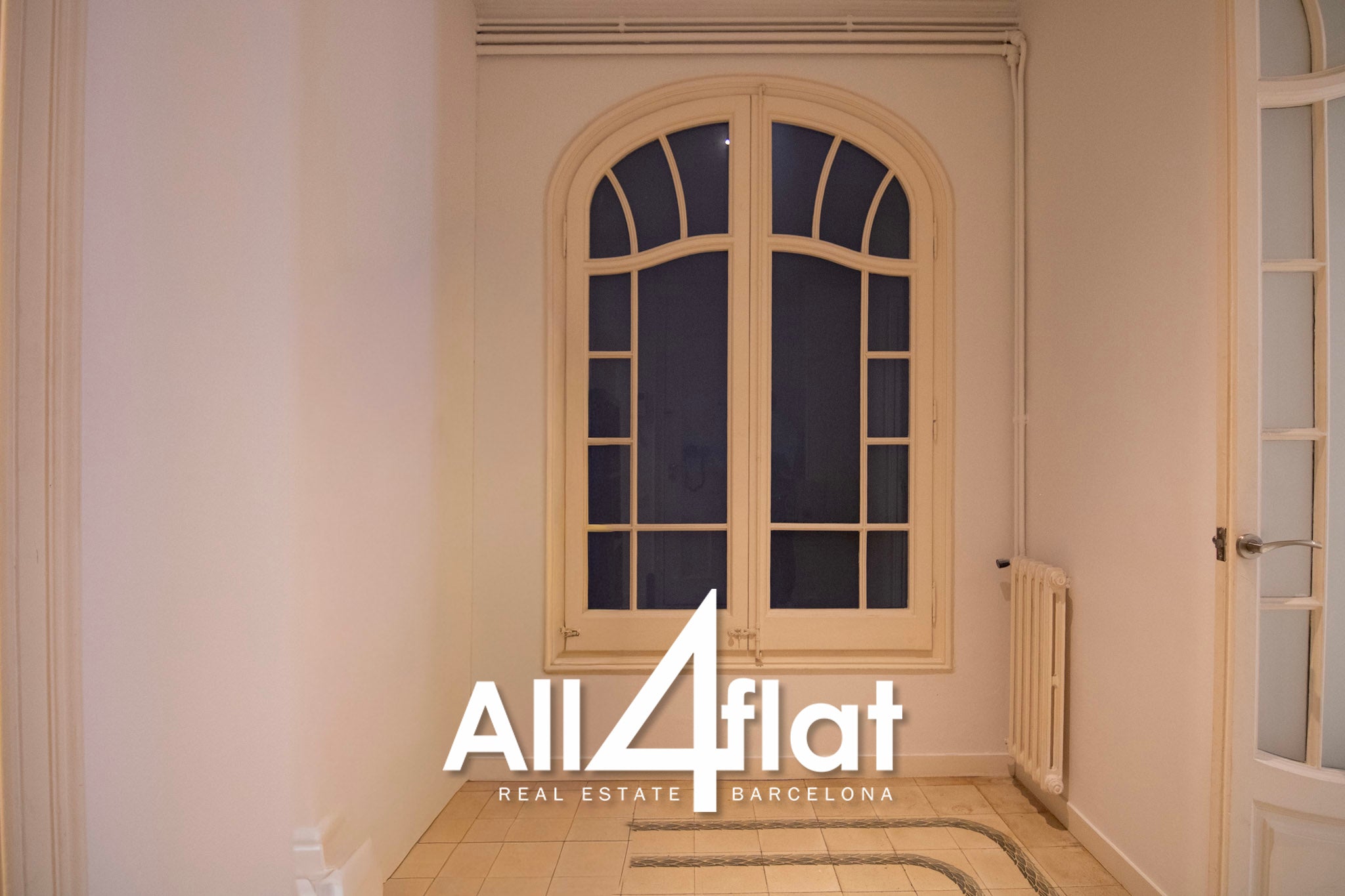 Muntaner Street - Ref: 003606 