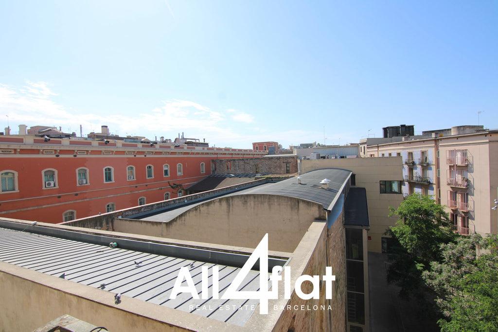 C/ Agustí Vell - Ref: 002547F