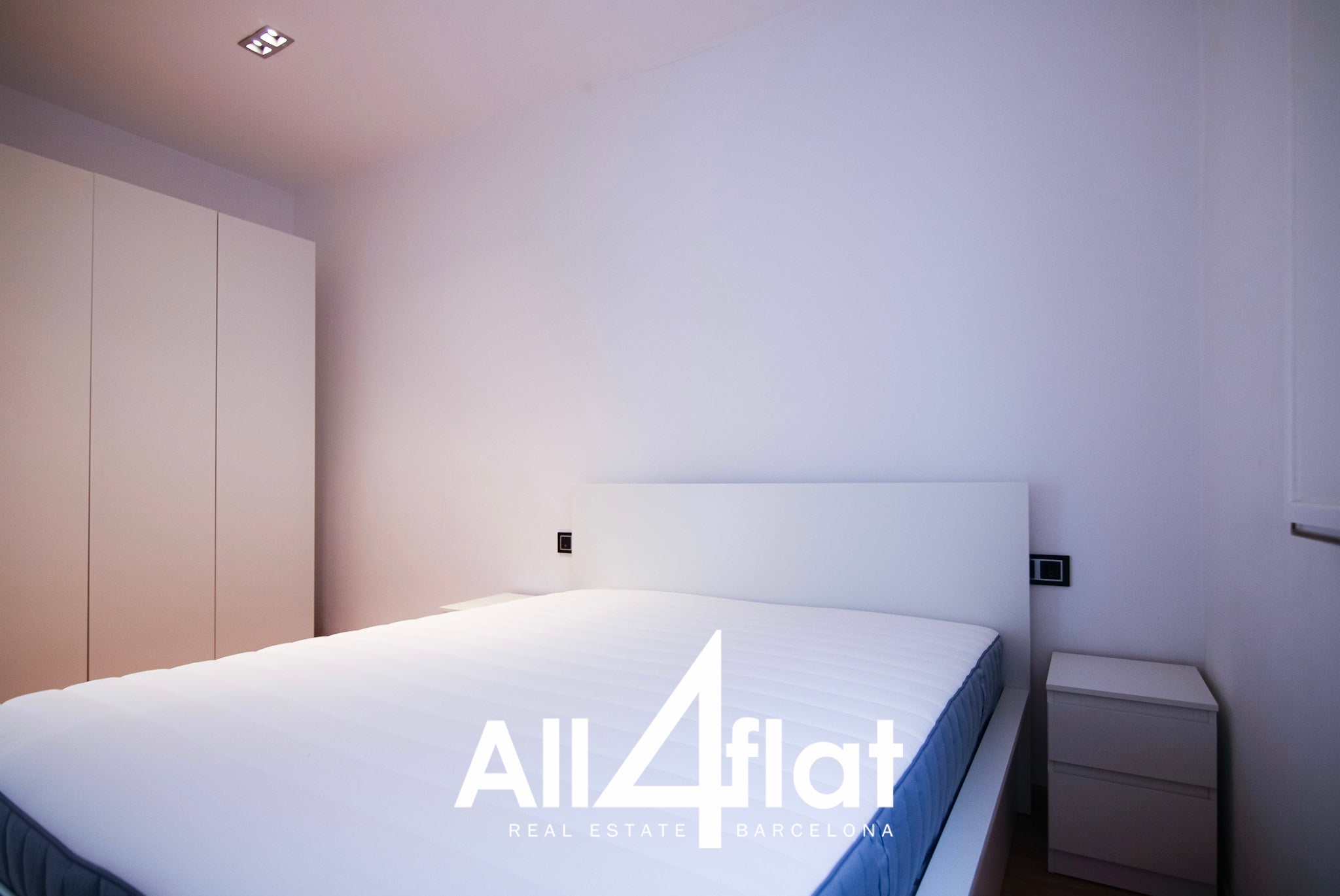C/ Agustí Vell - Ref: 002547F