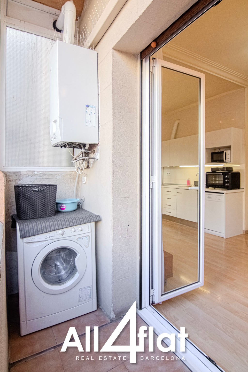 C/ Parallel - Ref: 002288E