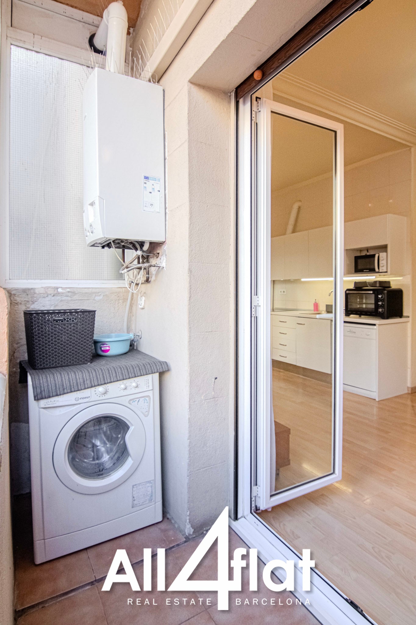 C/ Parallel - Ref: 002288E