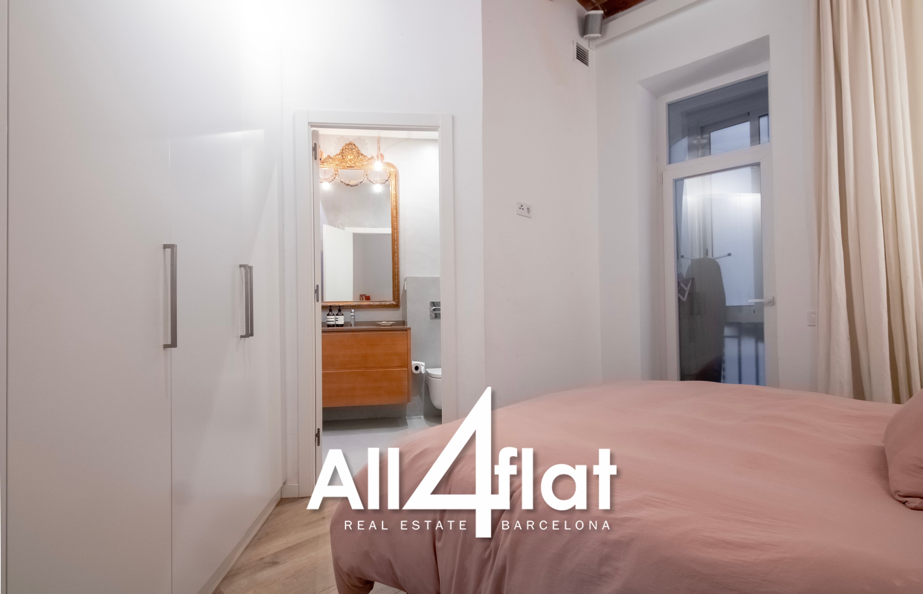 C/ Comte Urgell - Ref: 000003D