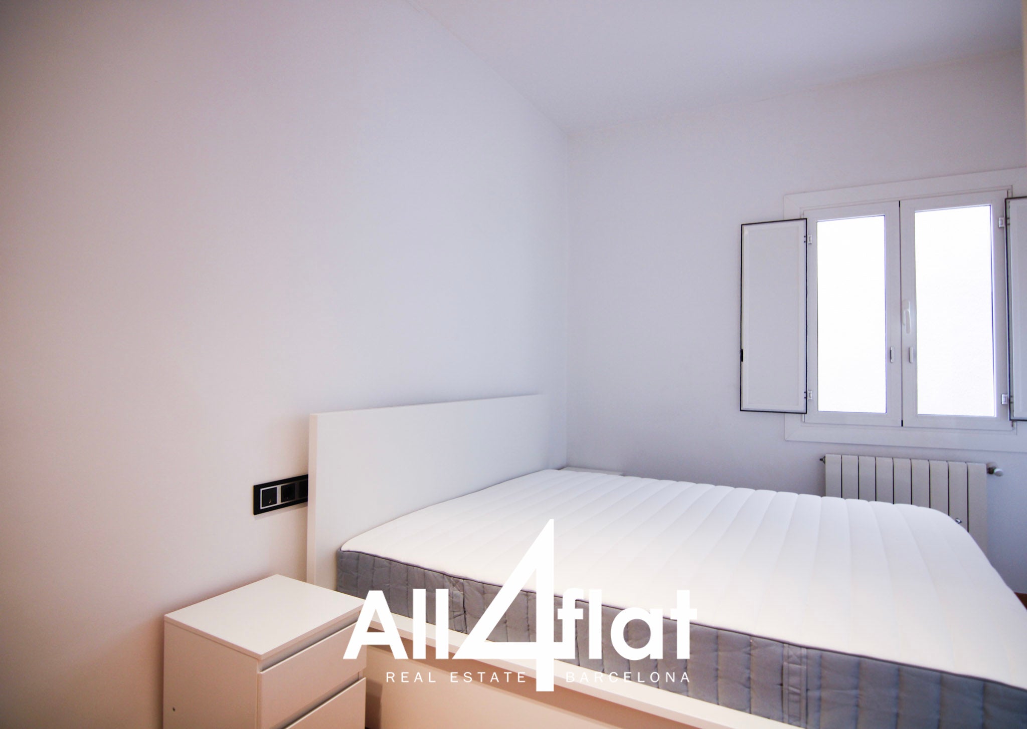C/ Agustí Vell - Ref: 002547F