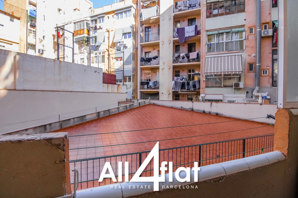 C/ Parallel - Ref: 002288E