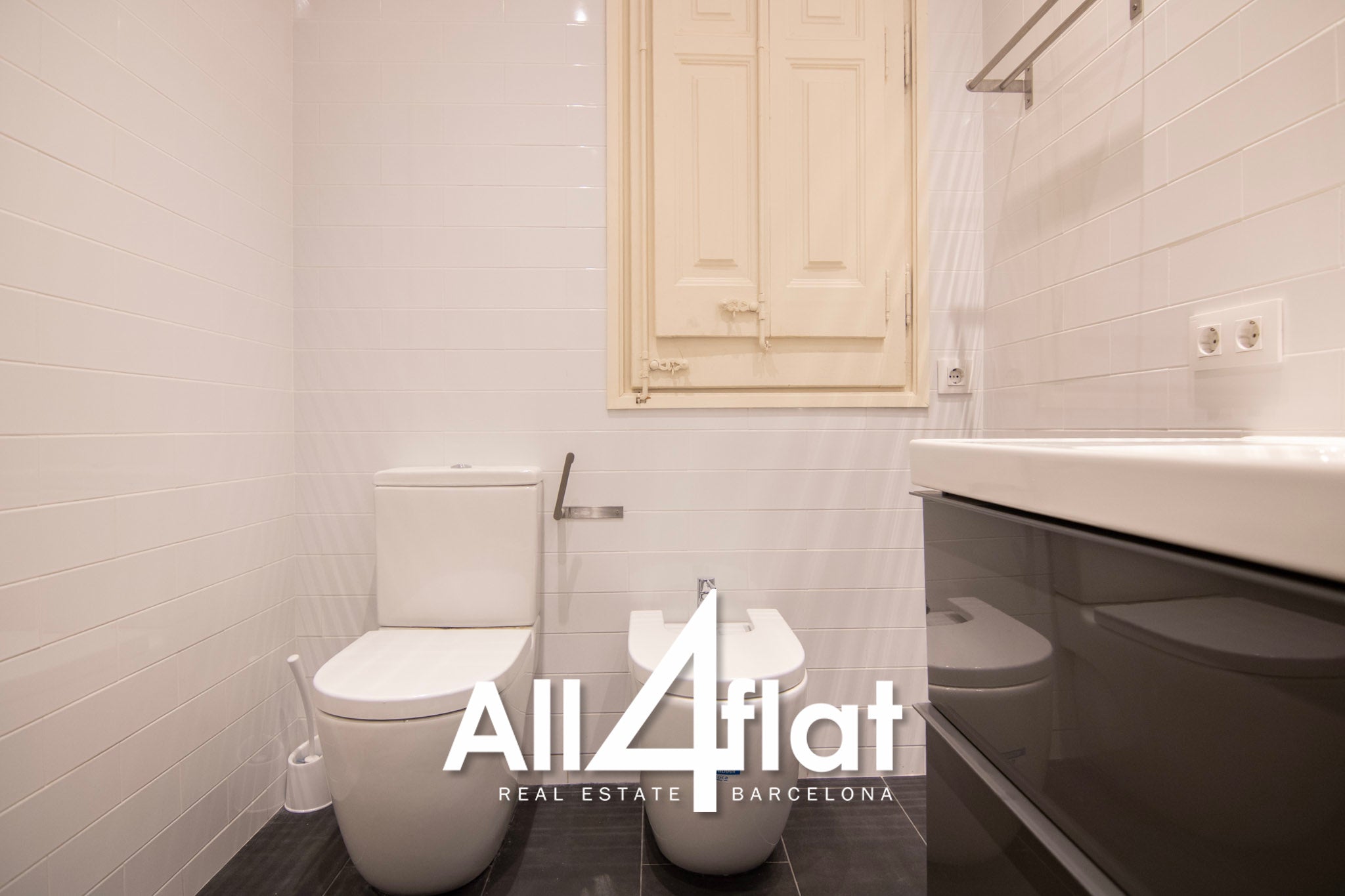 Muntaner Street - Ref: 003606 