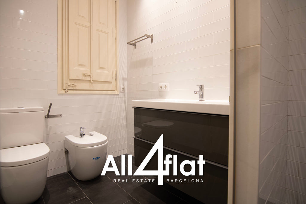 Muntaner Street - Ref: 003606 