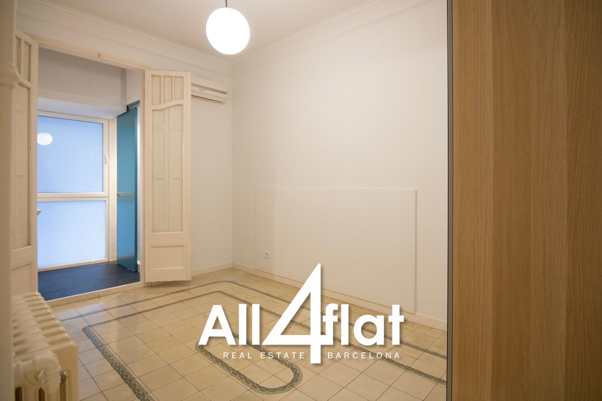 Muntaner Street - Ref: 003606 