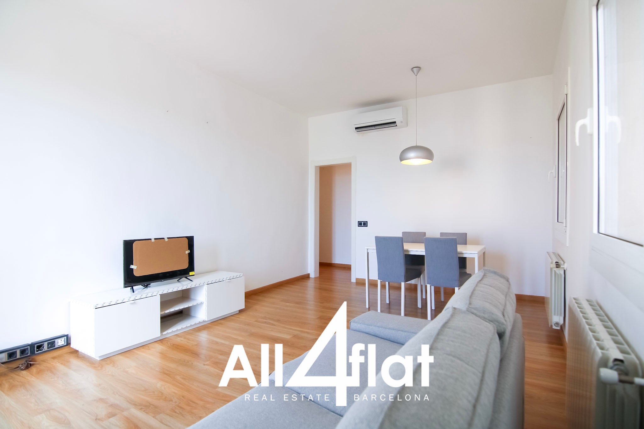 C/ Agustí Vell - Ref: 002547F