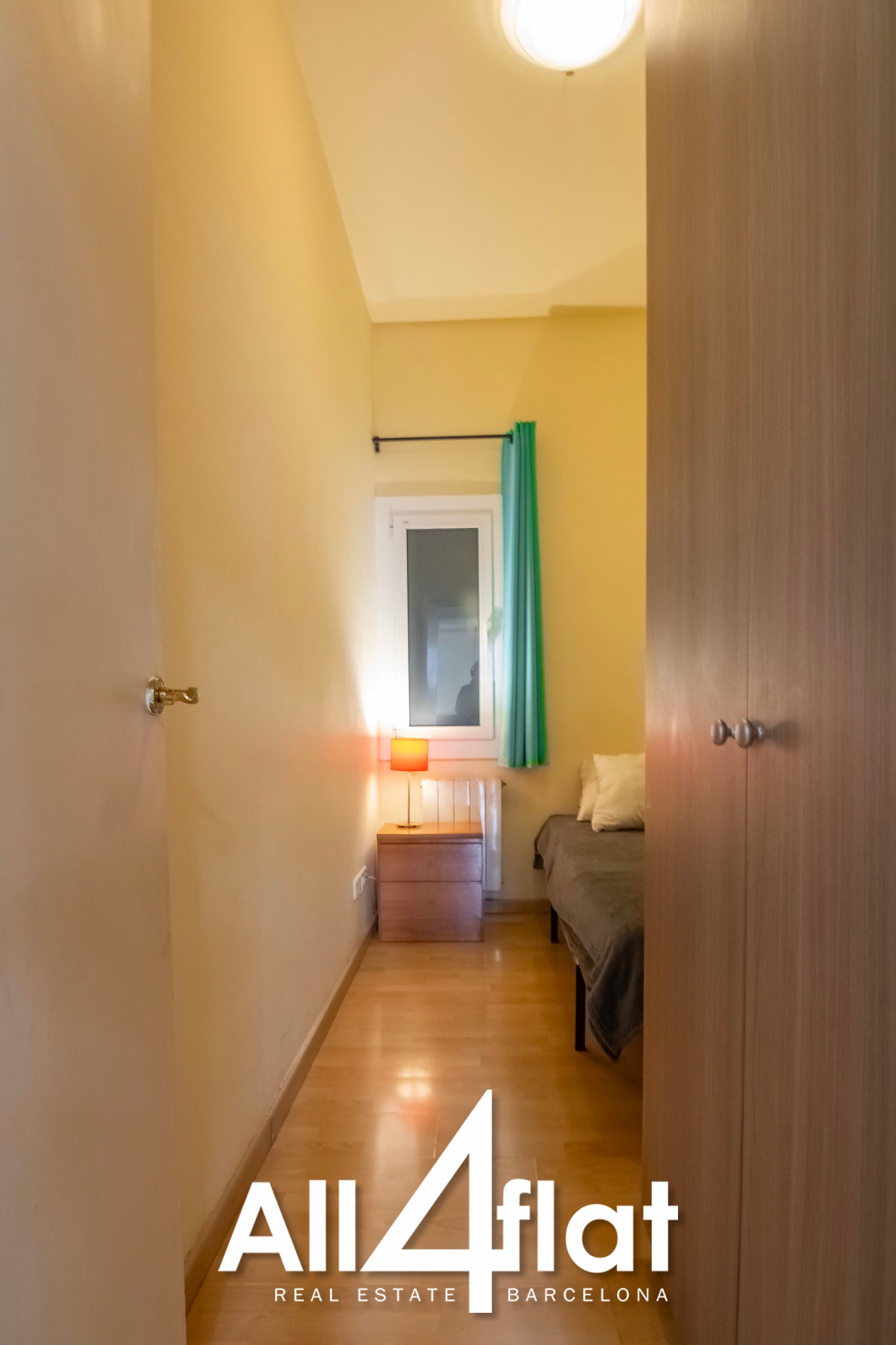 C/ Parallel - Ref: 002288E