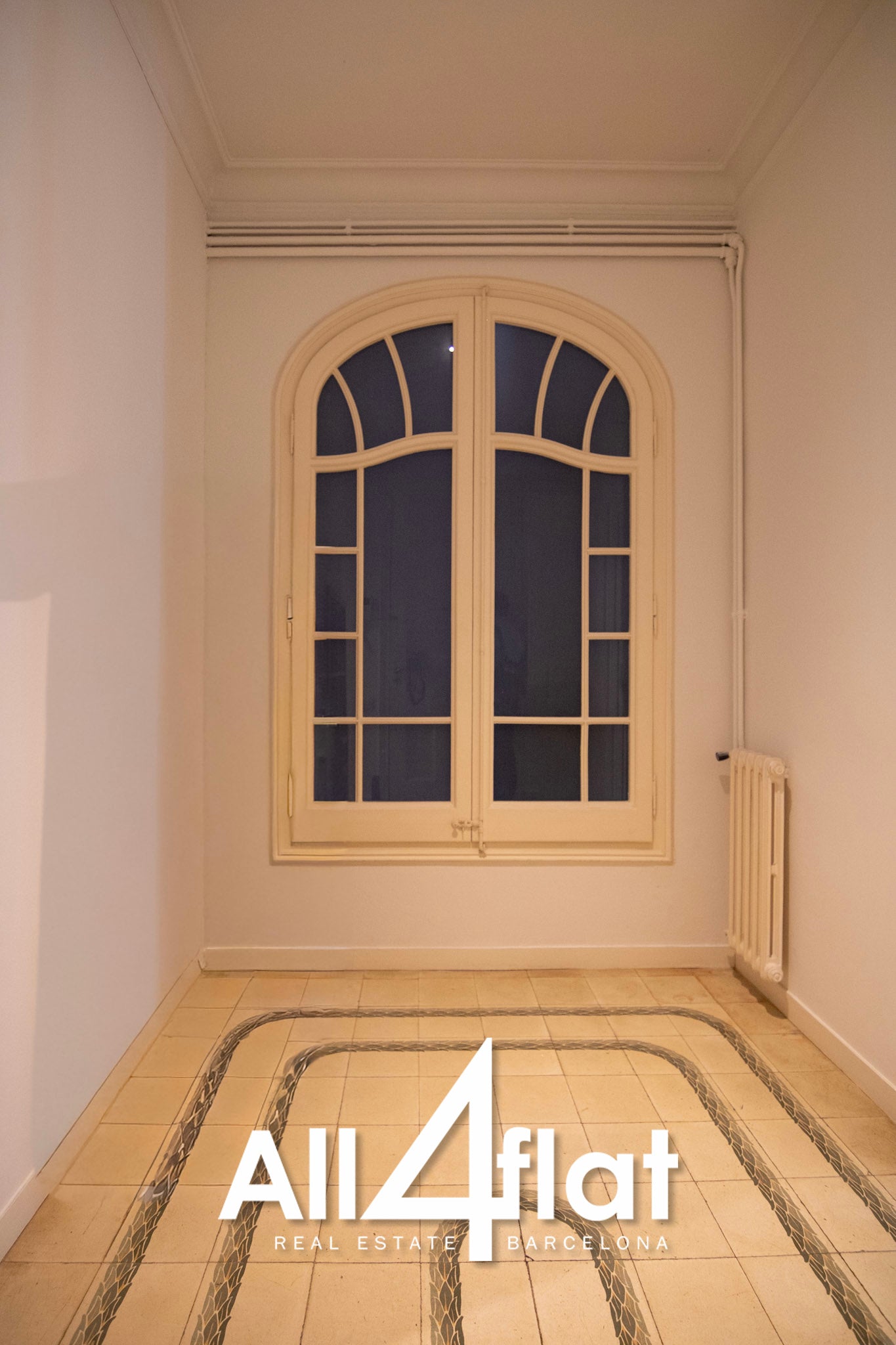 Muntaner Street - Ref: 003606 