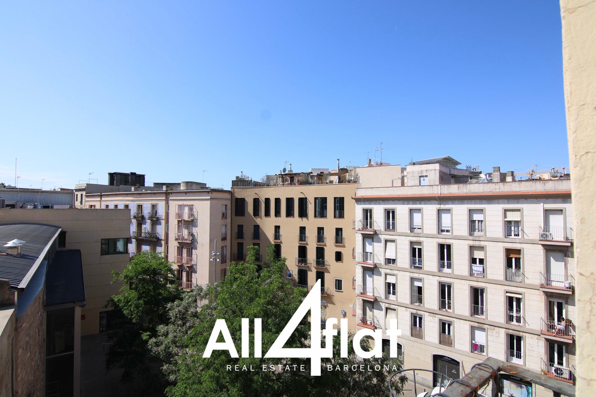 C/ Agustí Vell - Ref: 002547F