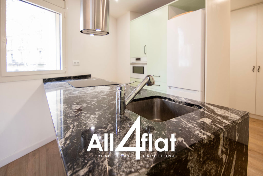 C/ Creu Coberta - Ref: 003637