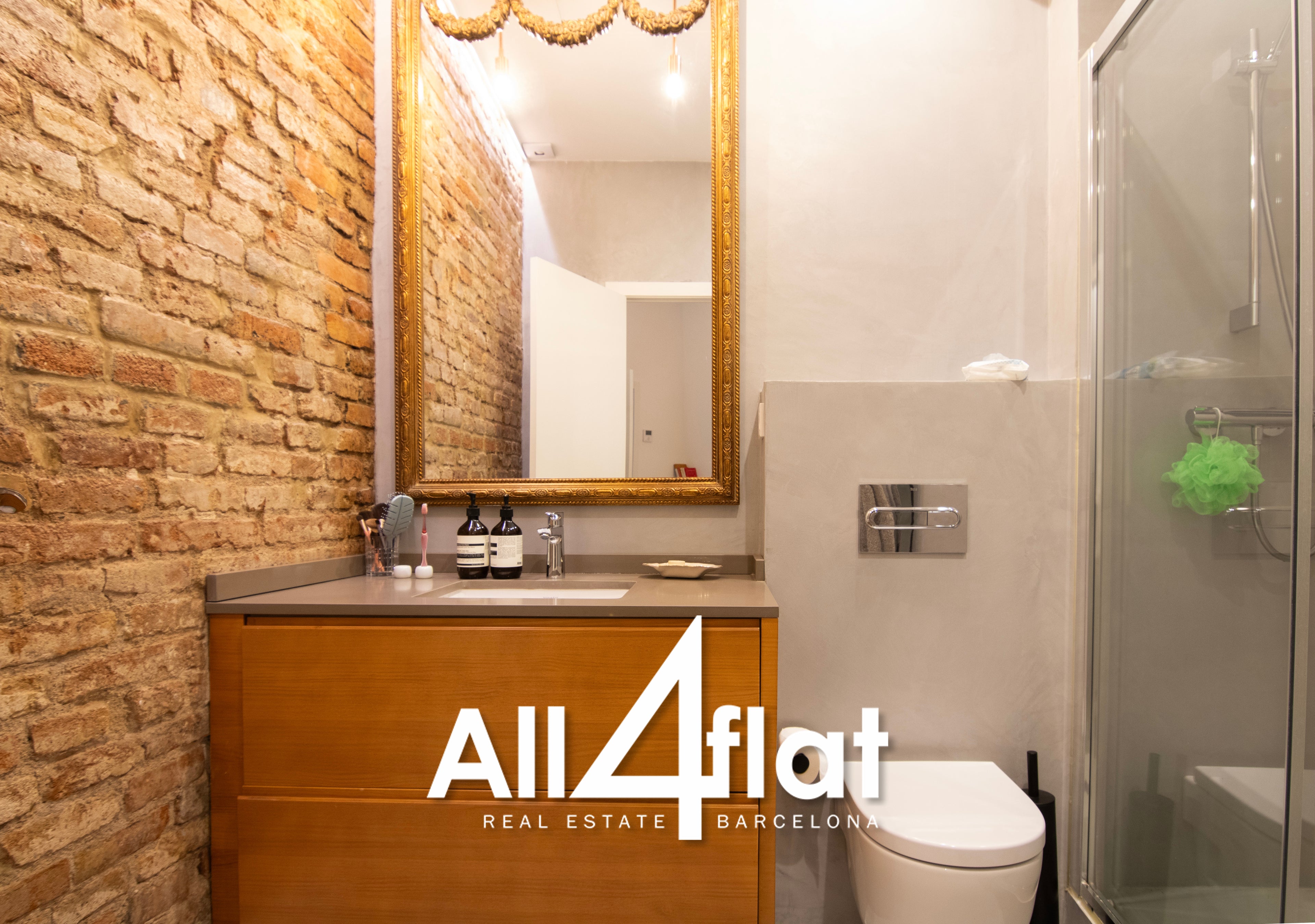 C/ Comte Urgell - Ref: 000003D