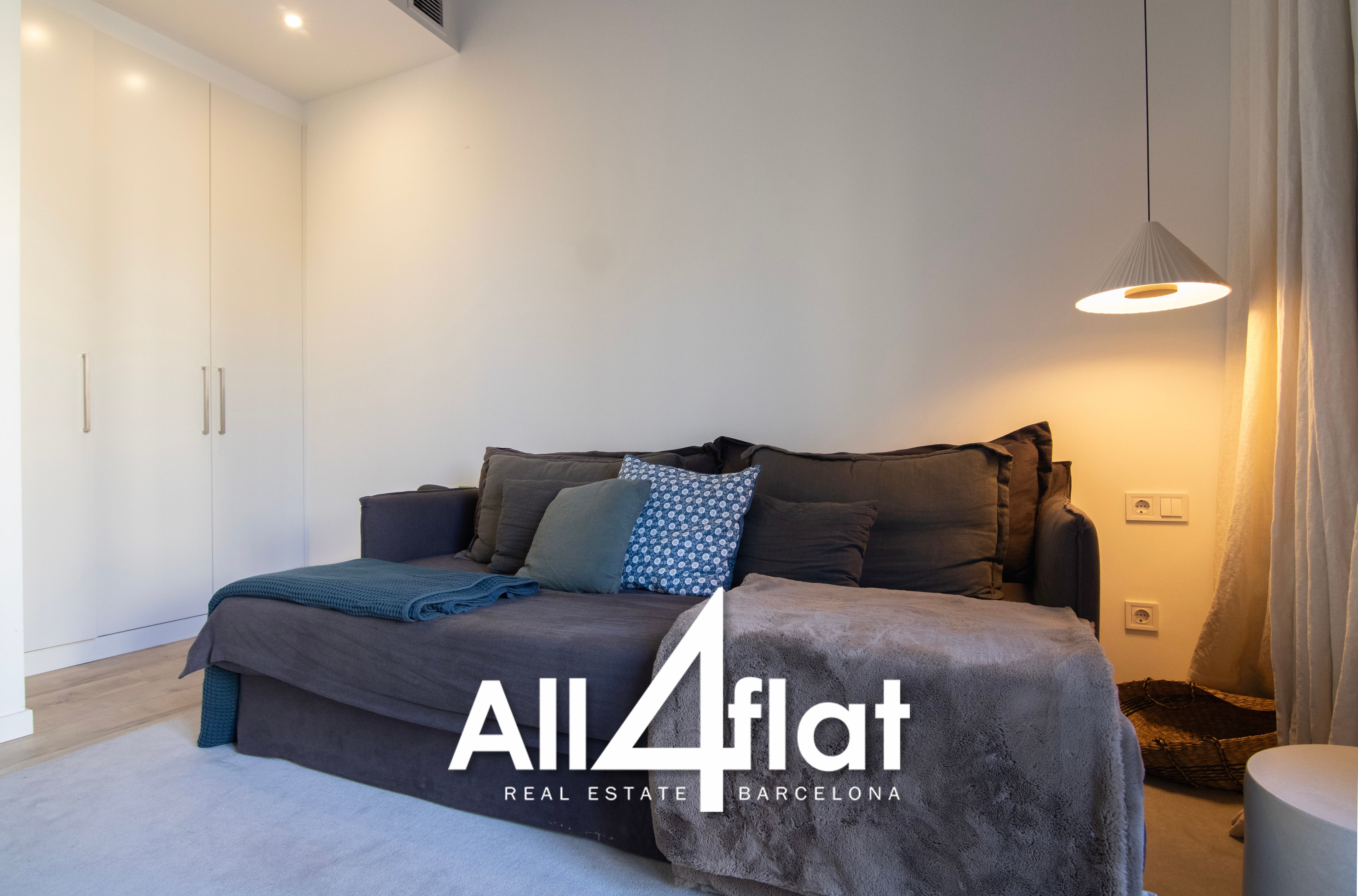 C/ Comte Urgell - Ref: 000003D