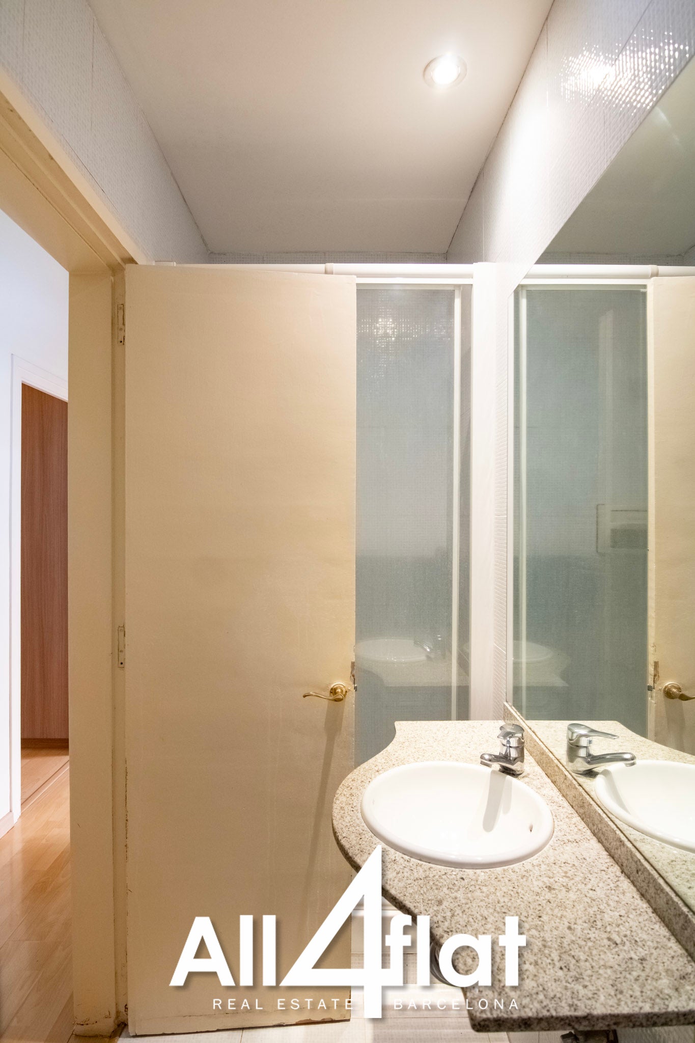 C/ Parallel - Ref: 002288E