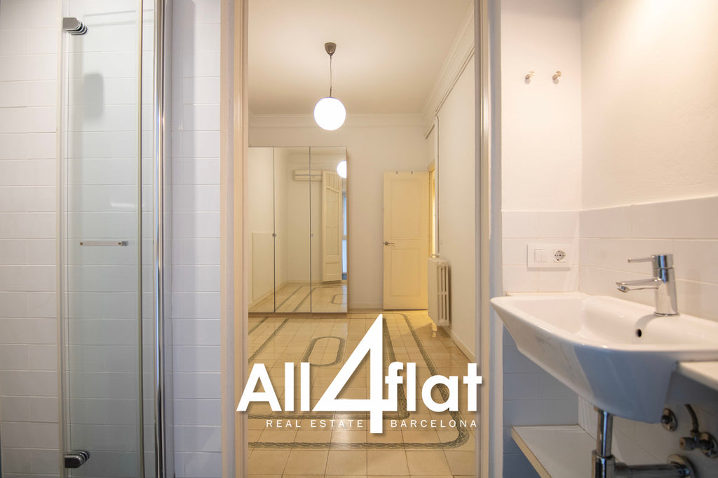 Muntaner Street - Ref: 003606 