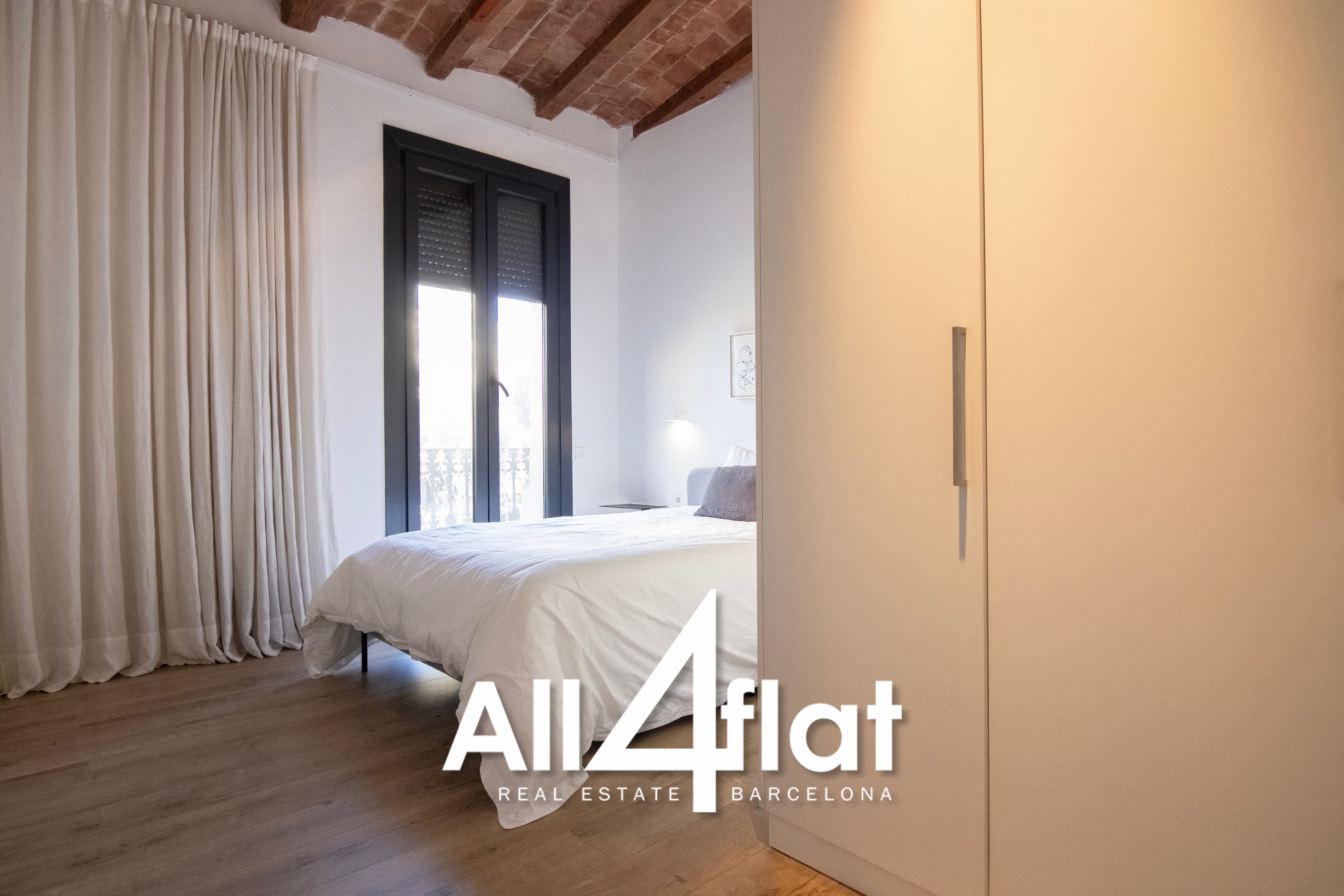 C/ Comte Urgell - Ref: 000003D