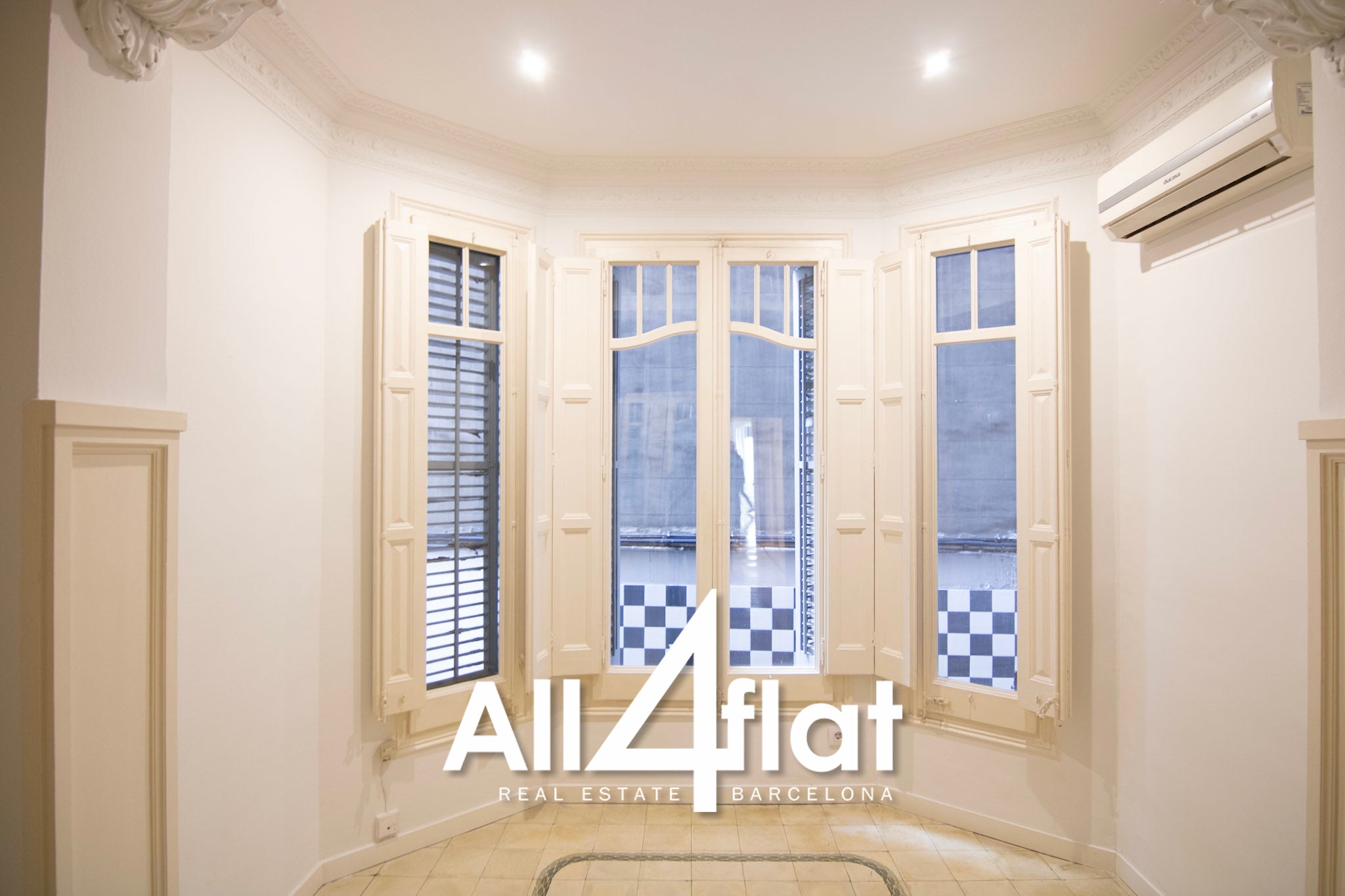 Muntaner Street - Ref: 003606 