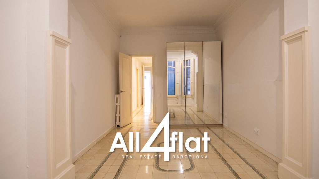 Muntaner Street - Ref: 003606 