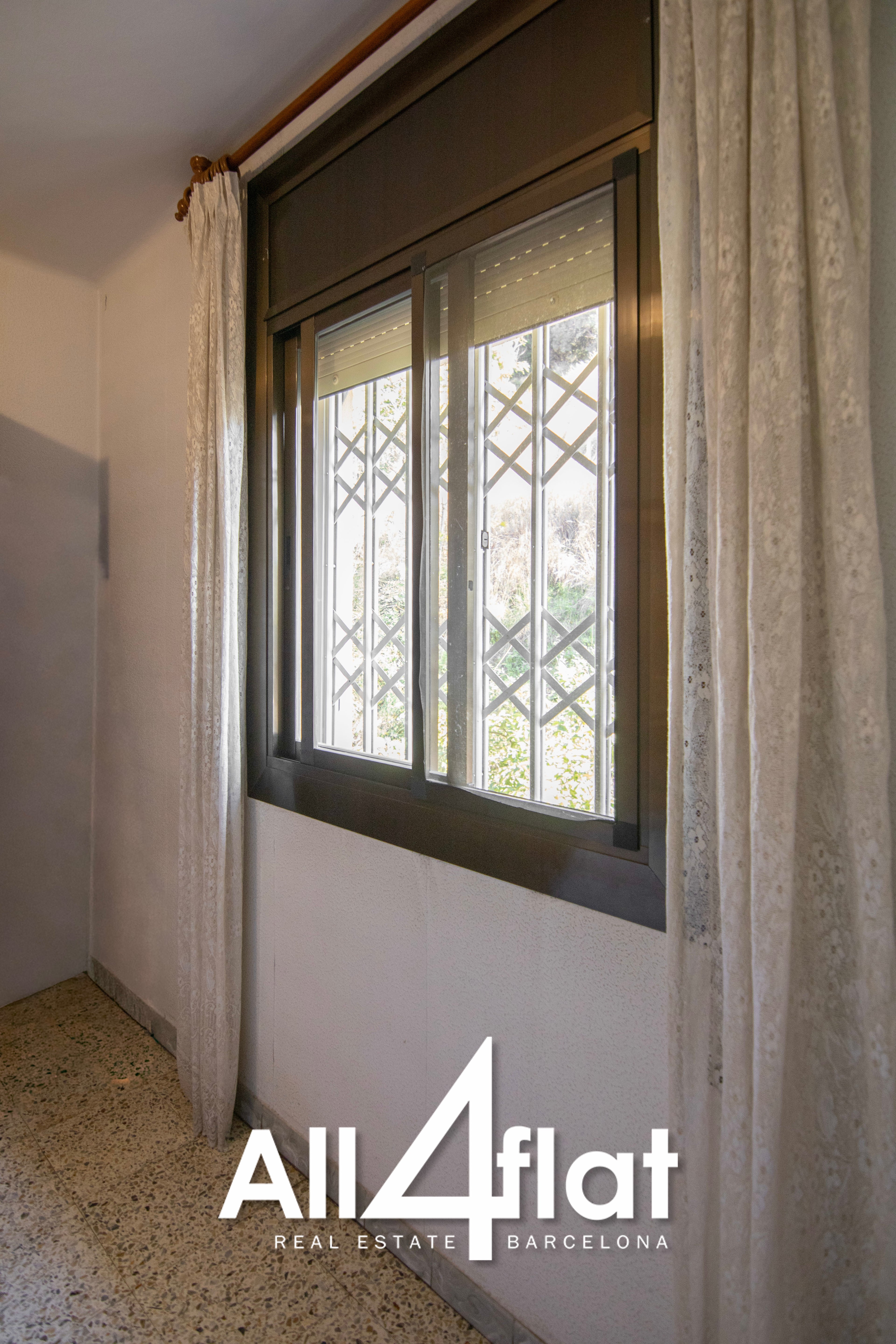 Muga Street - Ref: 003607 