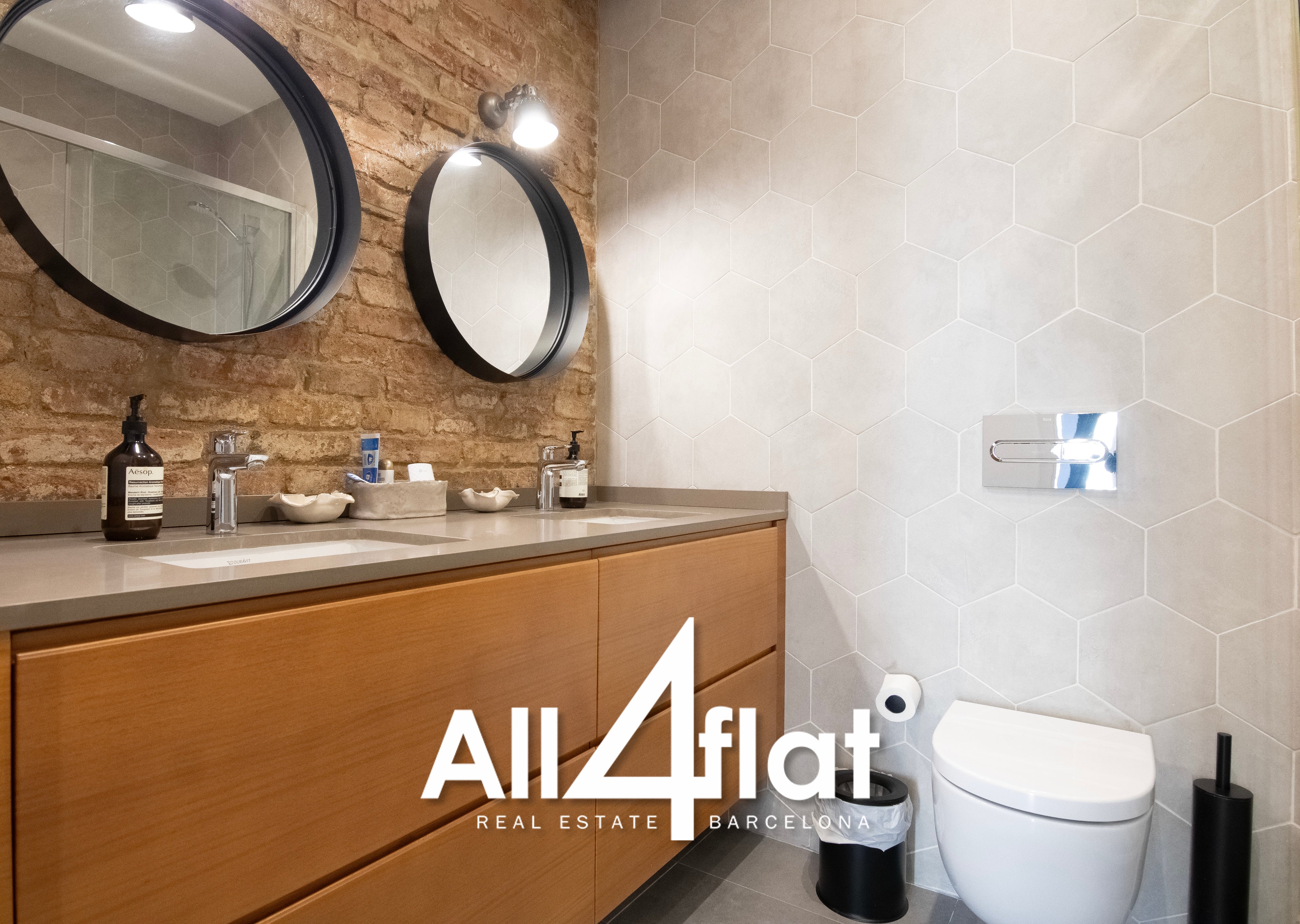 C/ Comte Urgell - Ref: 000003D