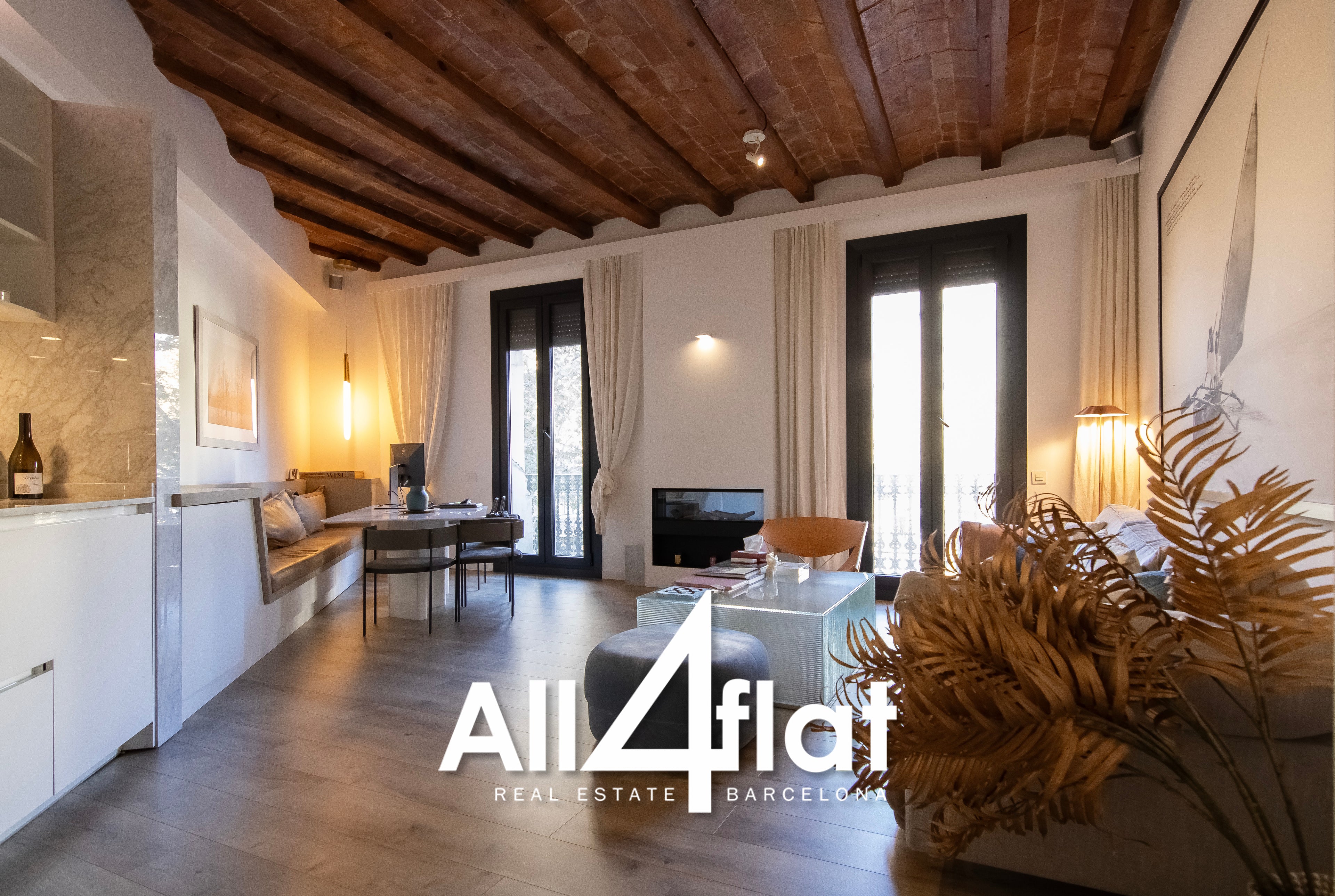 C/ Comte Urgell - Ref: 000003D