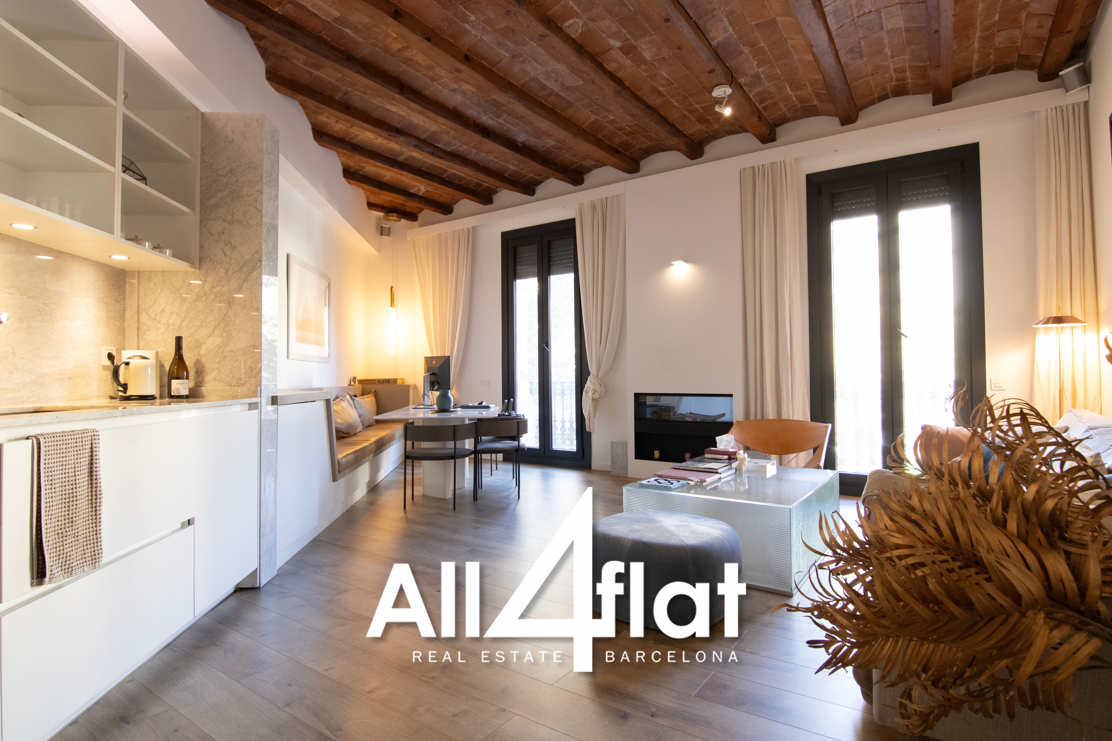 C/ Comte Urgell - Ref: 000003D