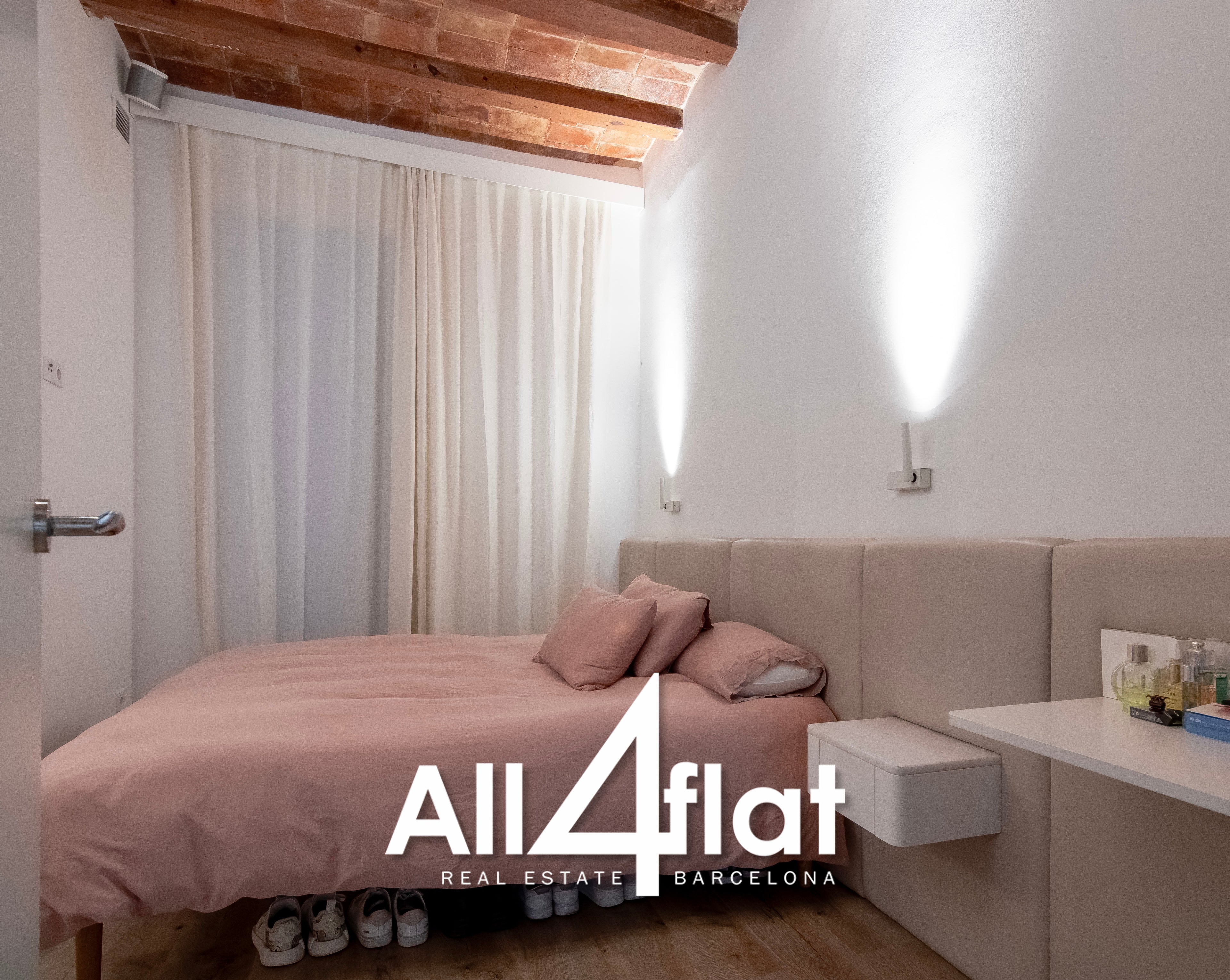 C/ Comte Urgell - Ref: 000003D