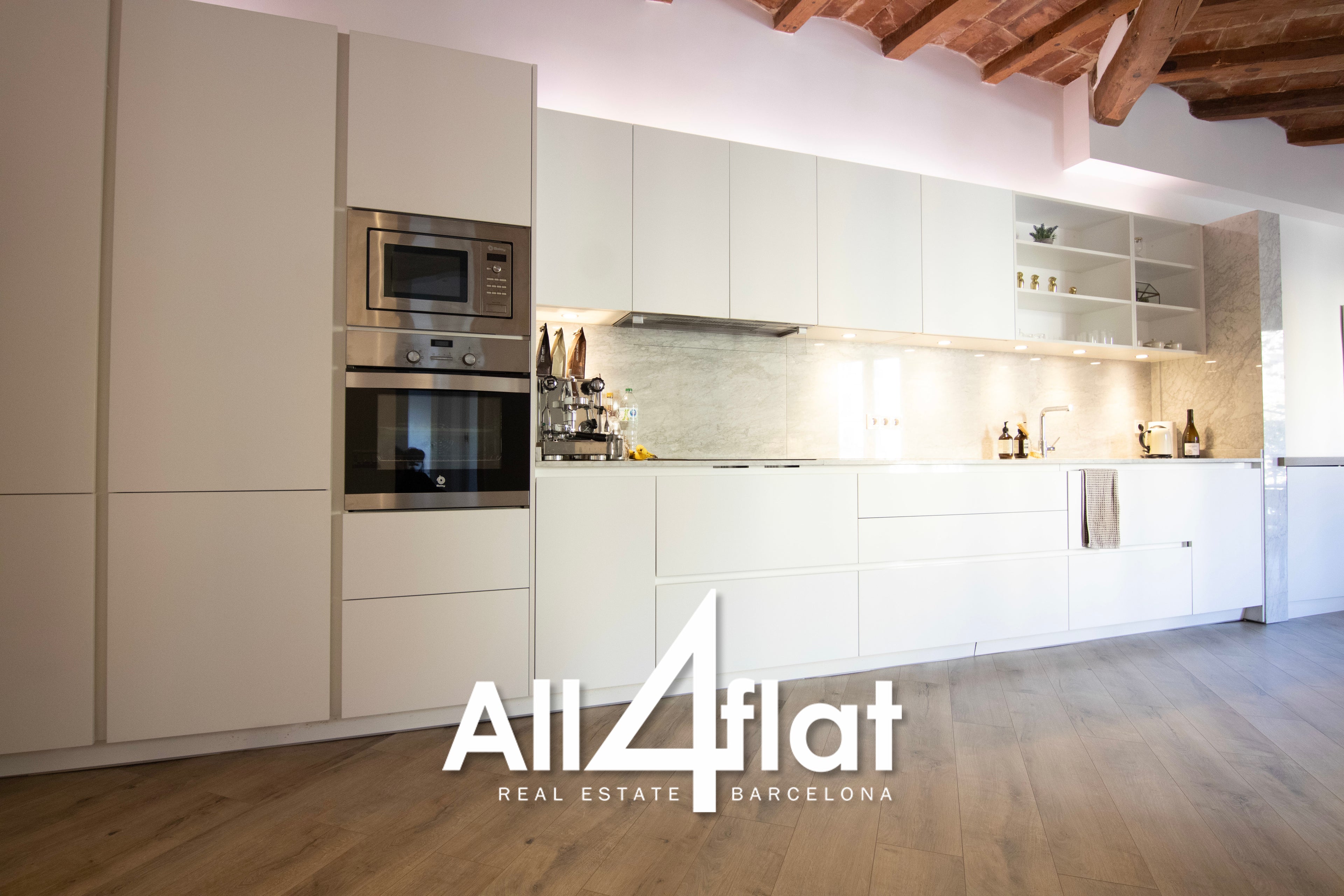 C/ Comte Urgell - Ref: 000003D