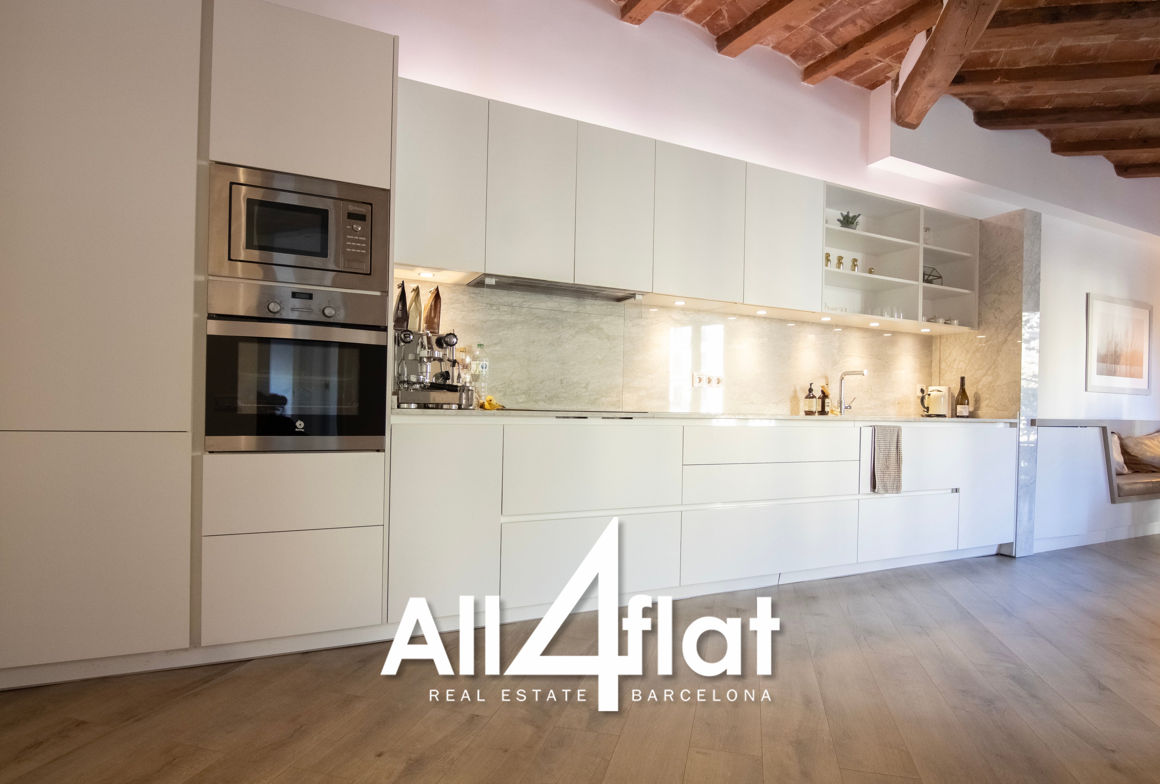 C/ Comte Urgell - Ref: 000003D