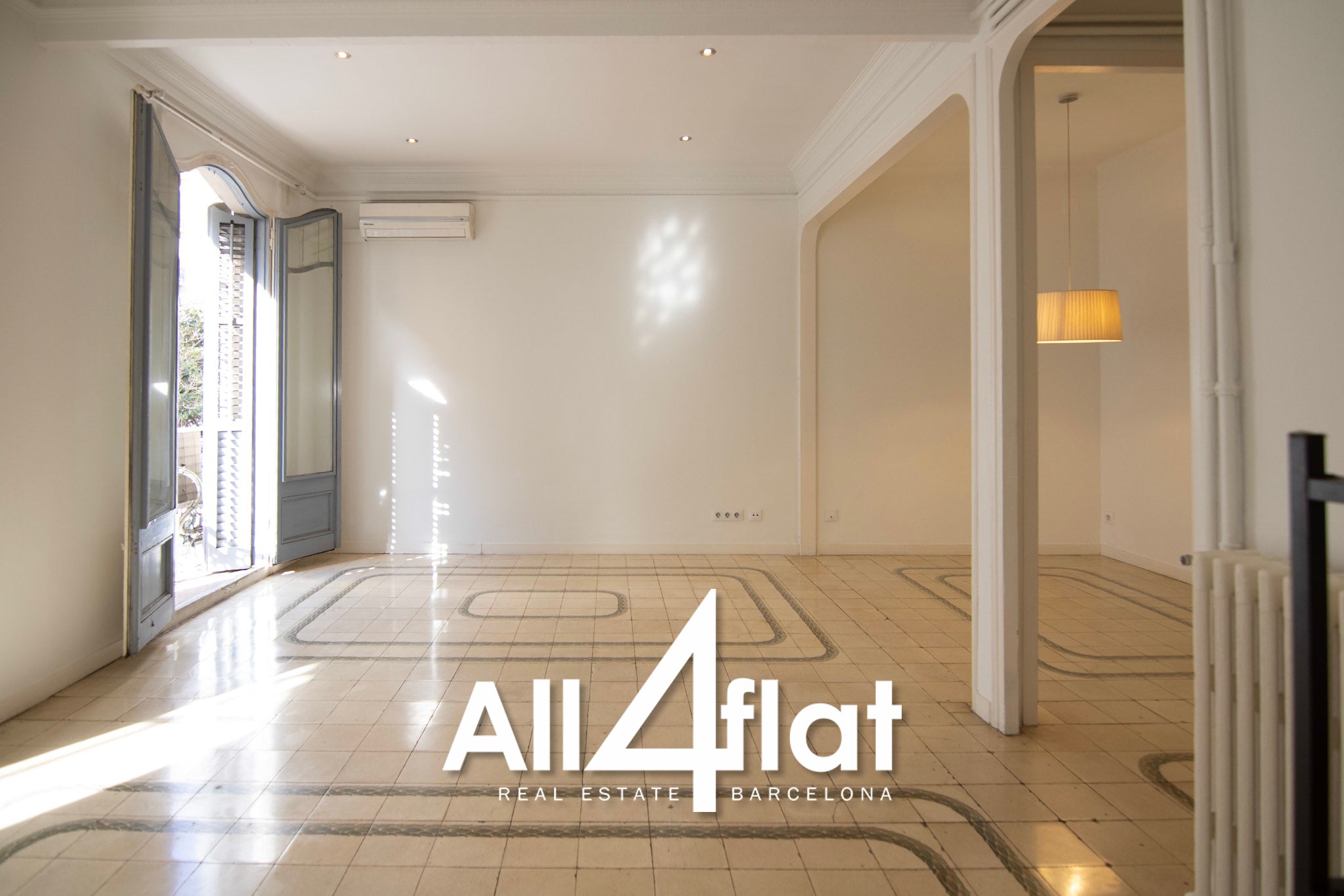 Muntaner Street - Ref: 003606 