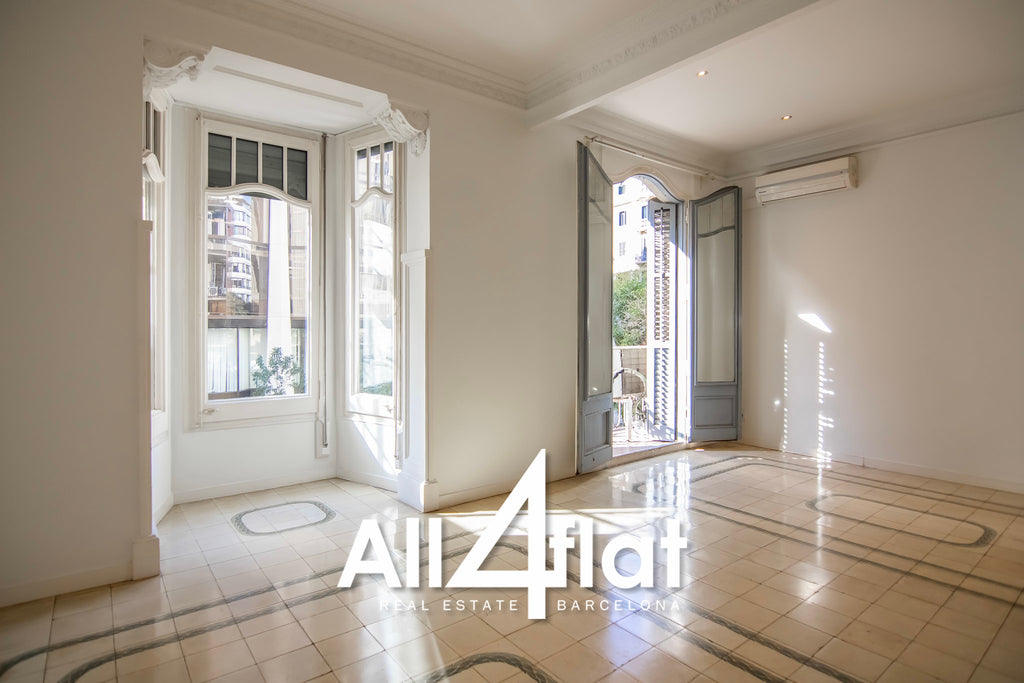 Muntaner Street - Ref: 003606 