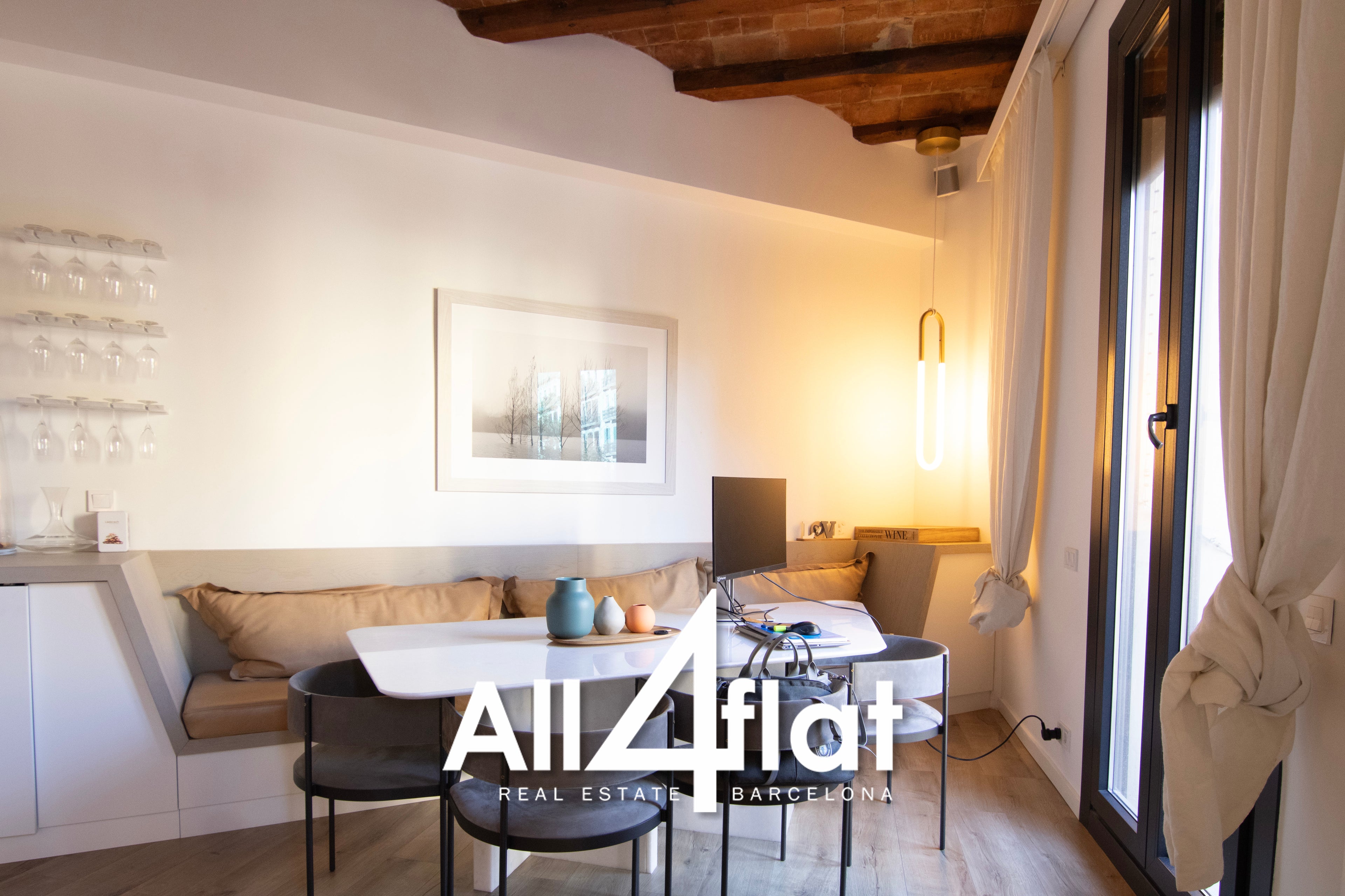 C/ Comte Urgell - Ref: 000003D