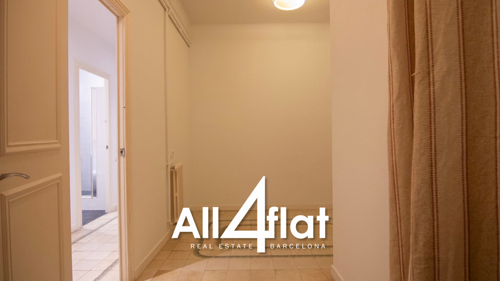 Muntaner Street - Ref: 003606 