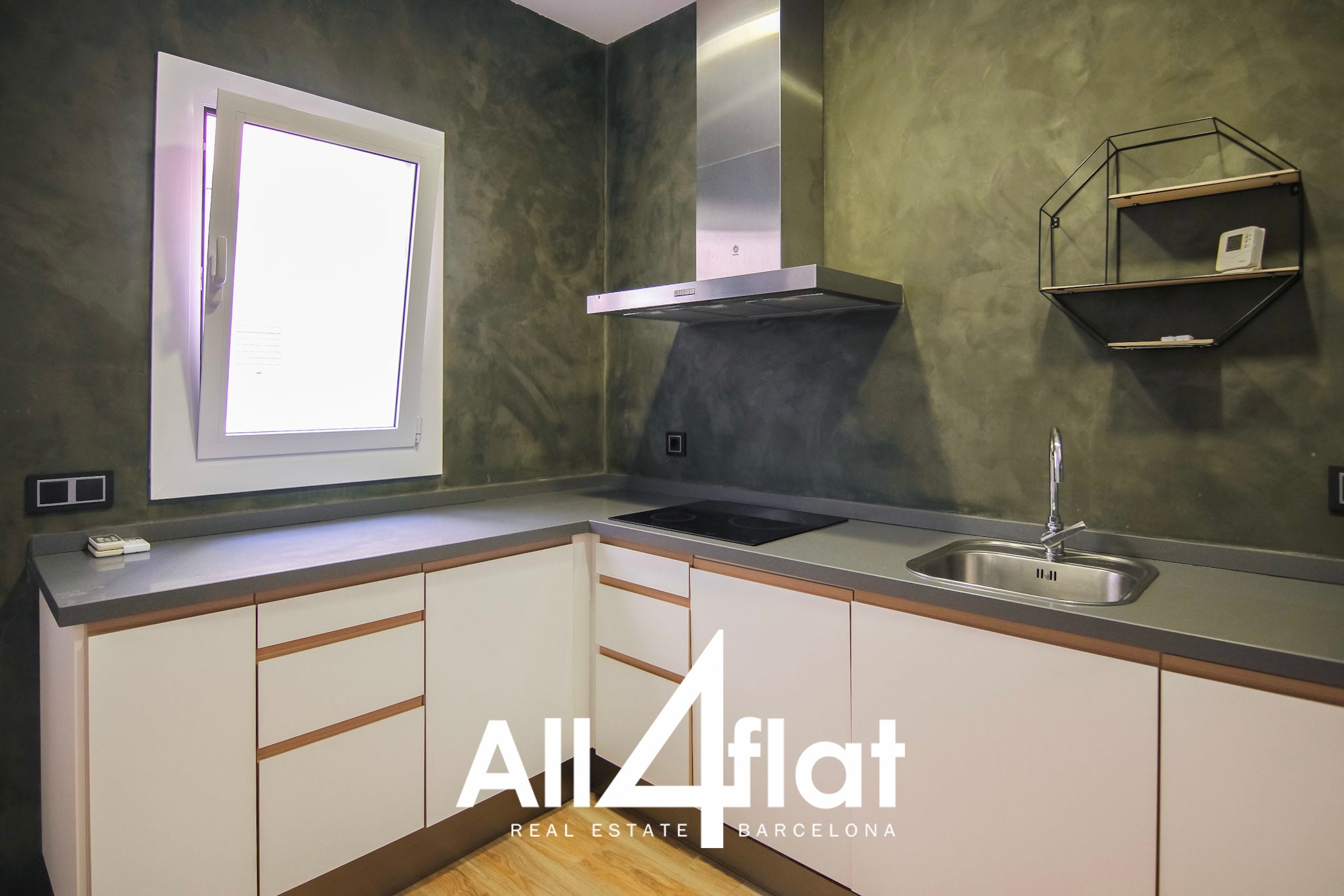 C/ Agustí Vell - Ref: 002547F