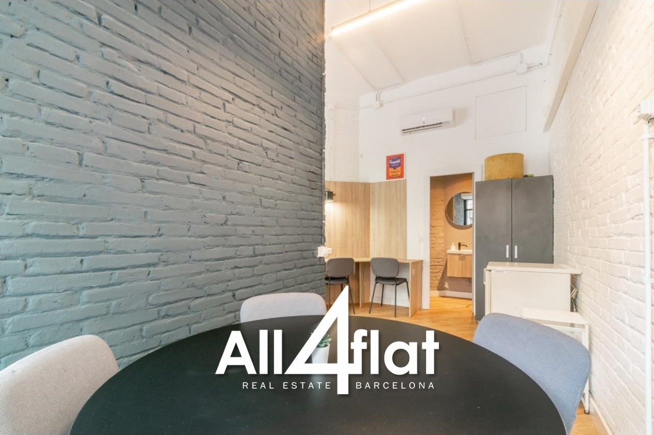 C/ Viladomat - Ref: 001558E 