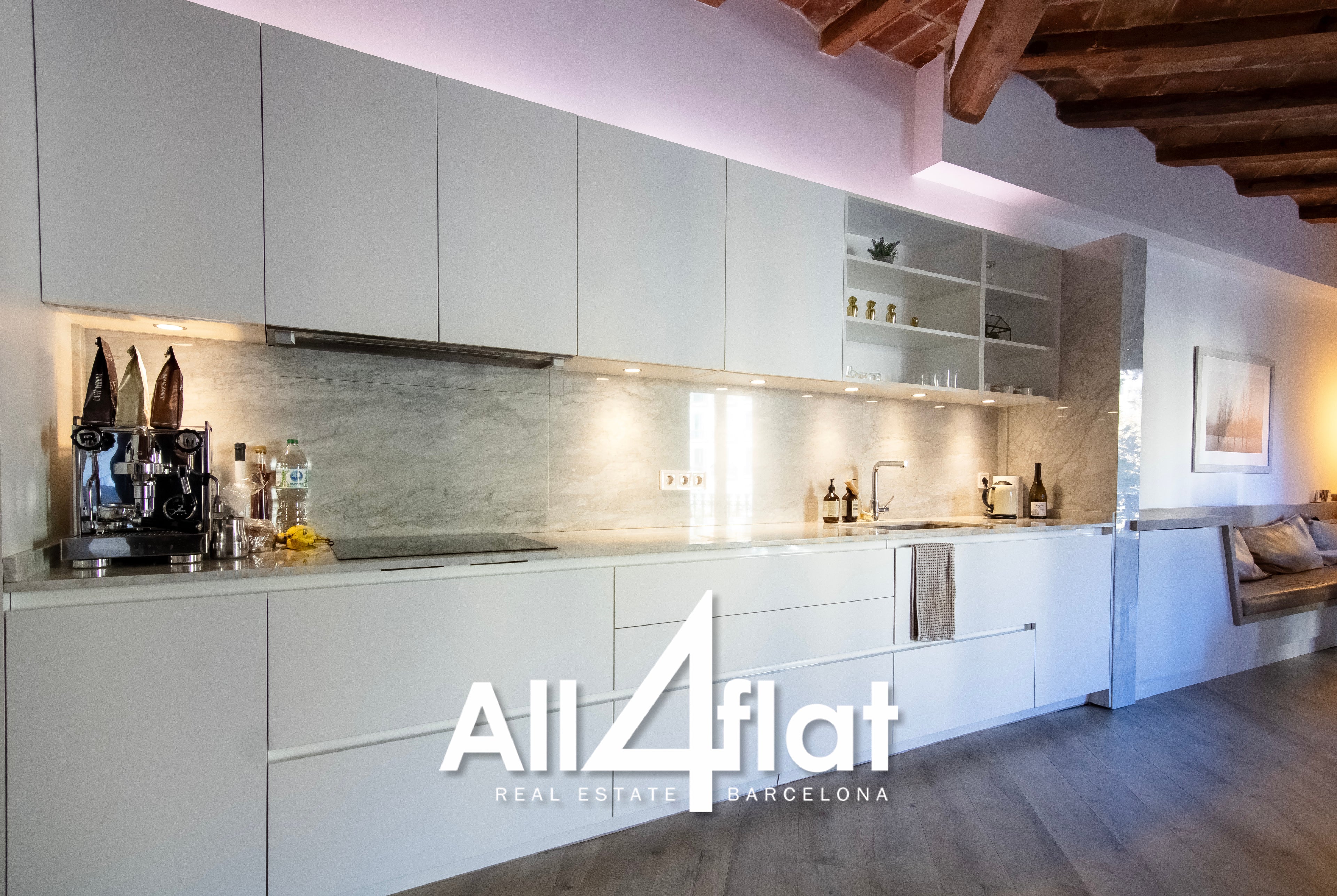 C/ Comte Urgell - Ref: 000003D