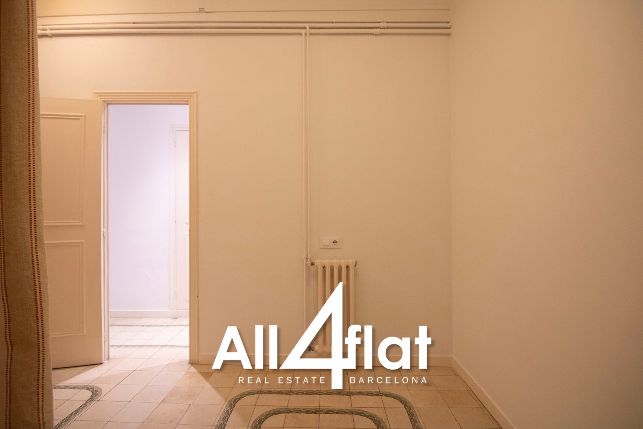 Muntaner Street - Ref: 003606 