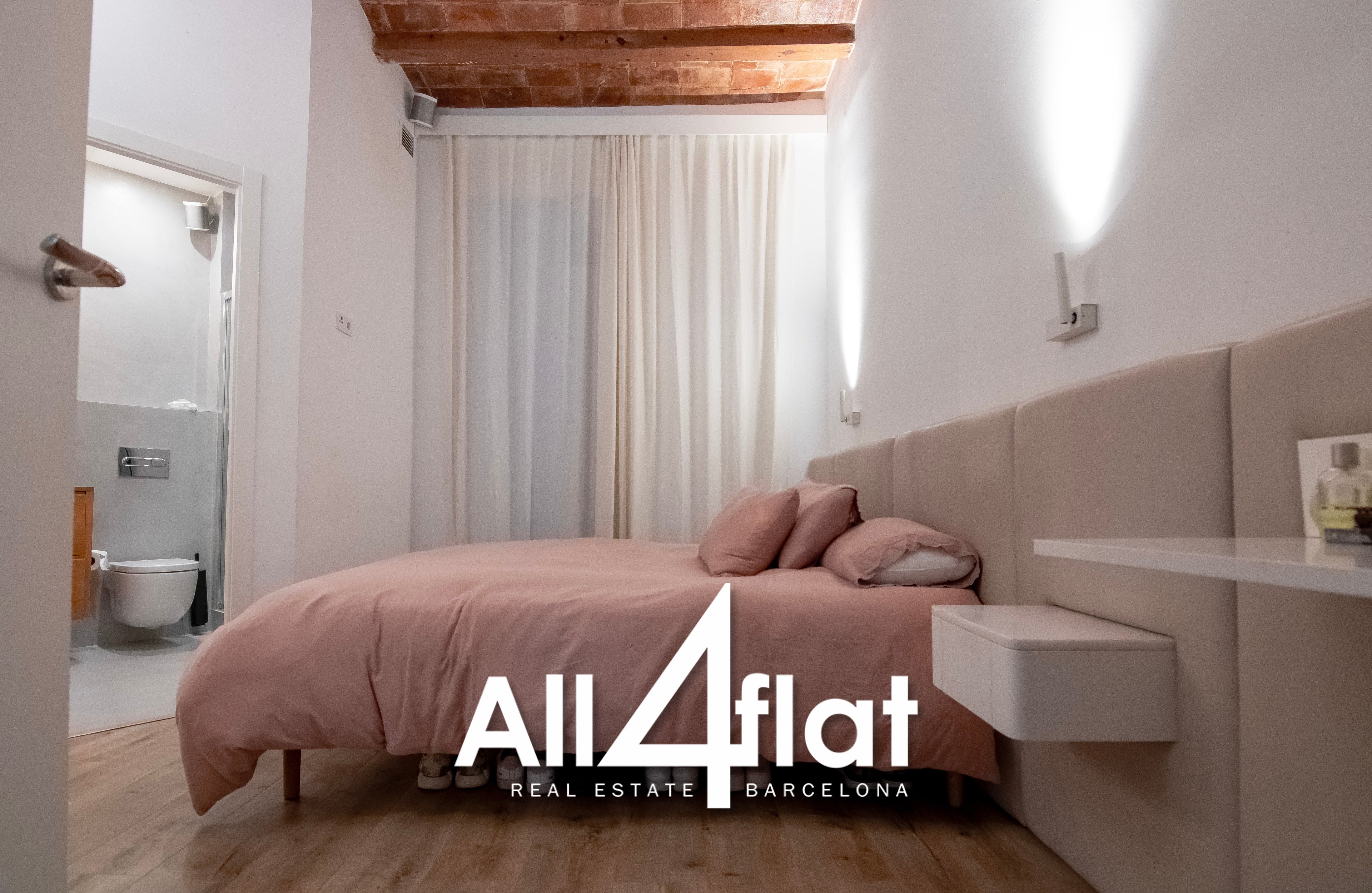 C/ Comte Urgell - Ref: 000003D