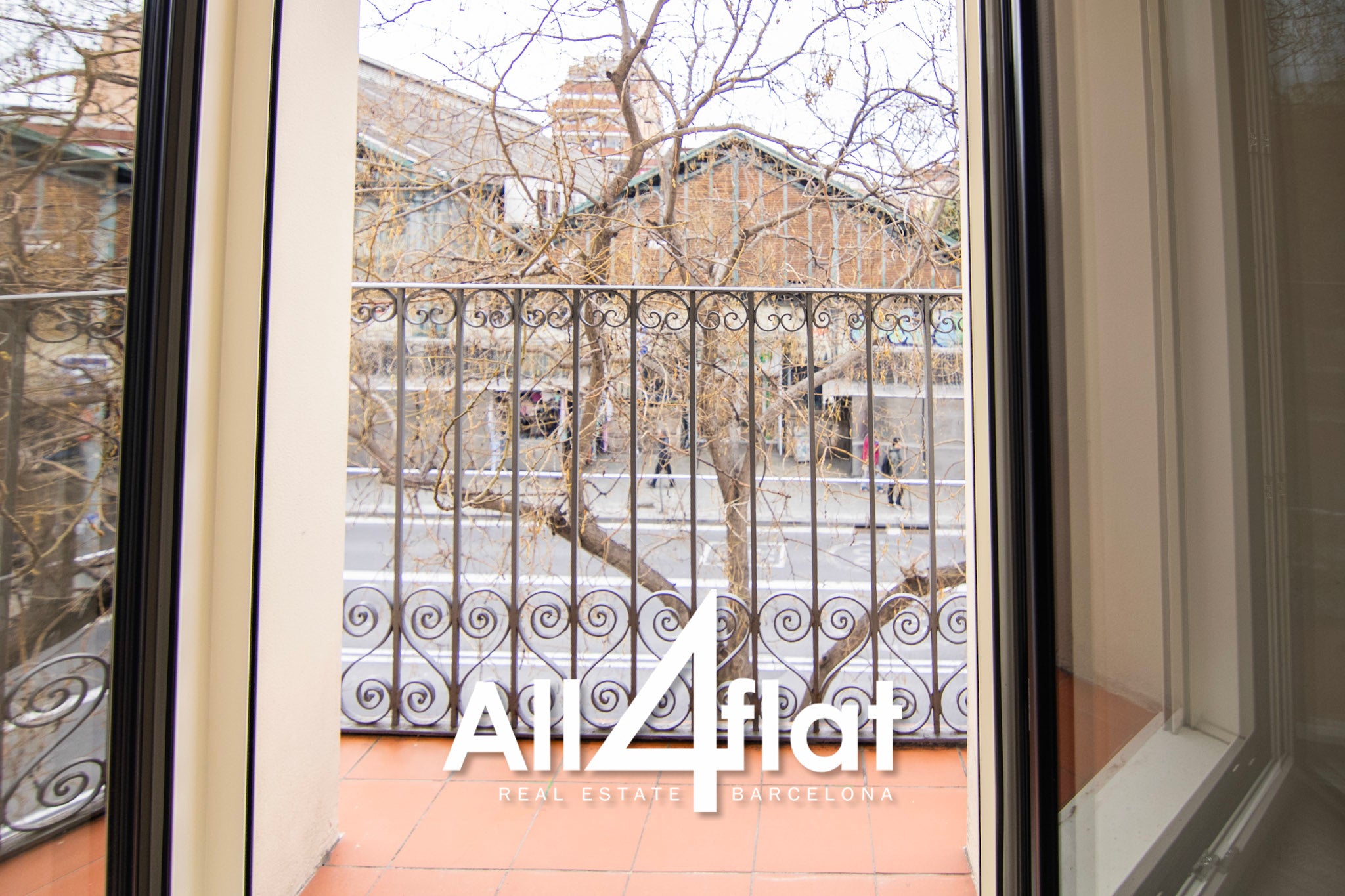 C/ Creu Coberta - Ref: 003637