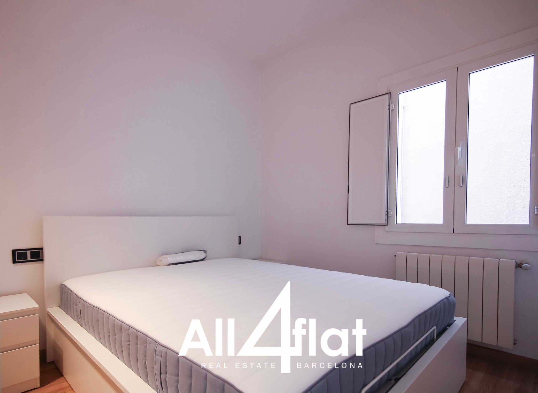 C/ Agustí Vell - Ref: 002547F
