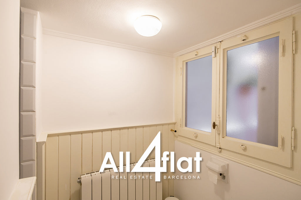 Rue Ausias Marc - Réf : 003022B 