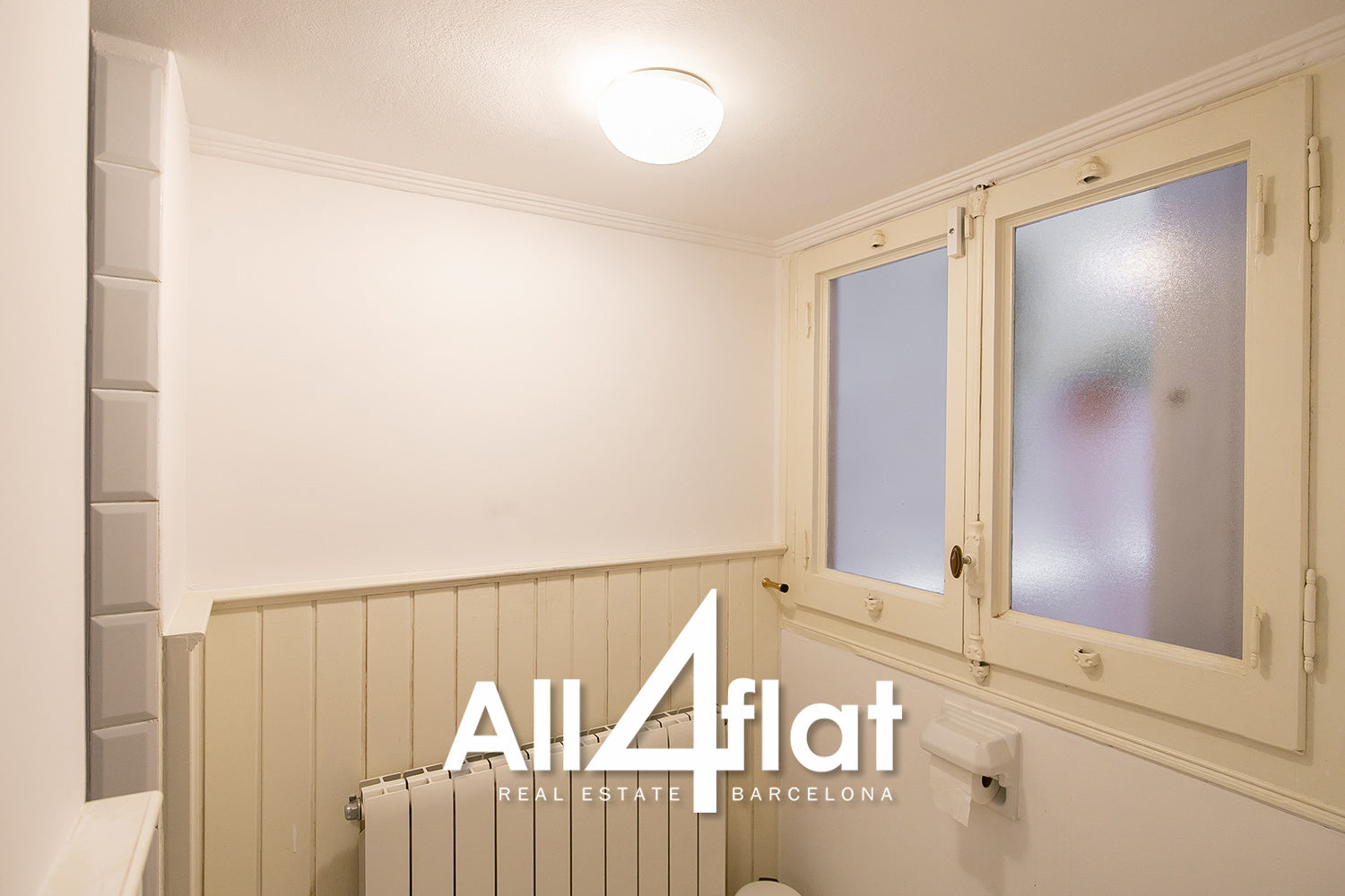 Rue Ausias Marc - Réf : 003022B 