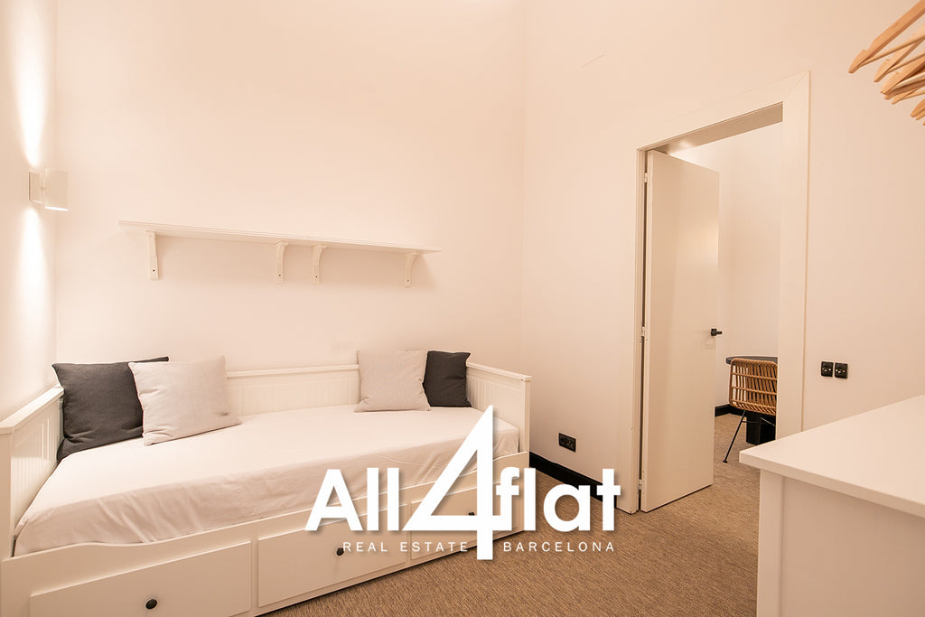 Rue Ausias Marc - Réf : 003022B 