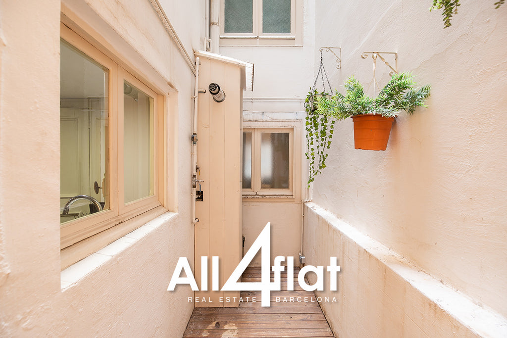 Rue Ausias Marc - Réf : 003022B 