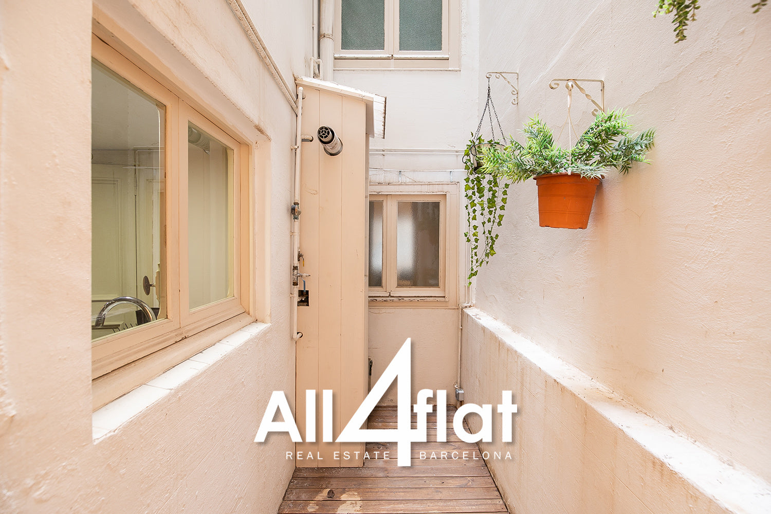 Rue Ausias Marc - Réf : 003022B 