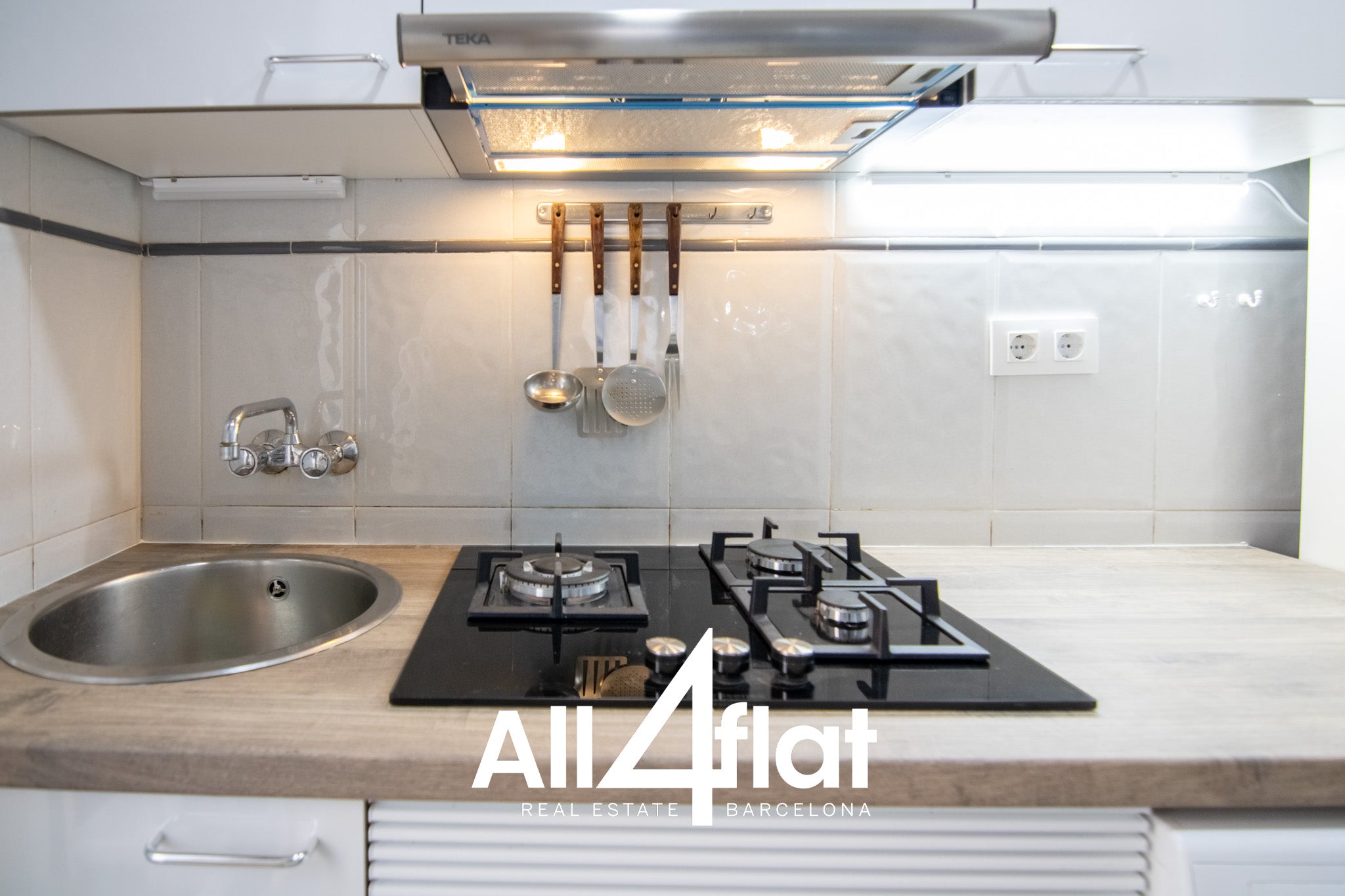 Arago St - Ref: 003684