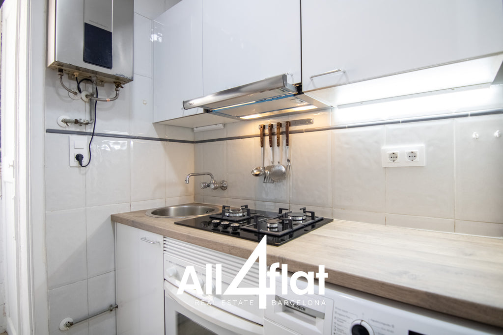 Arago St - Ref: 003684