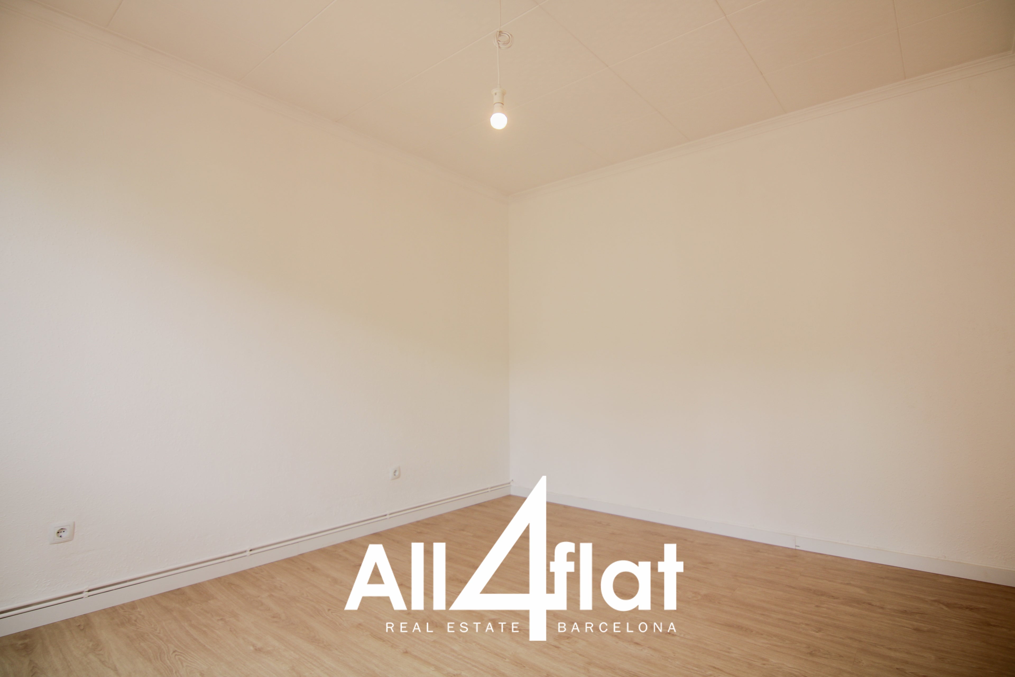 C/ Mare De Déu Dels Àngels - Ref: 002680