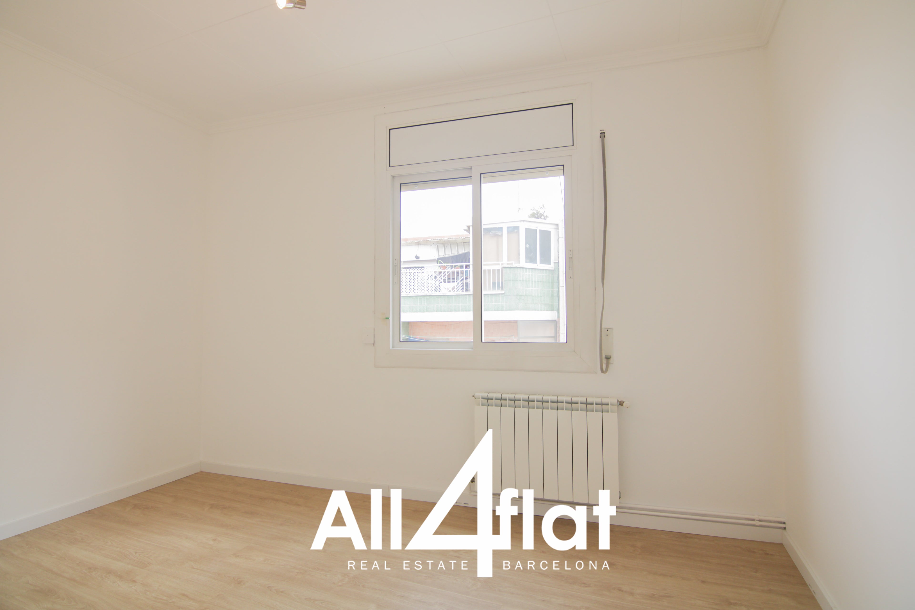 C/ Mare De Déu Dels Àngels - Ref: 002680